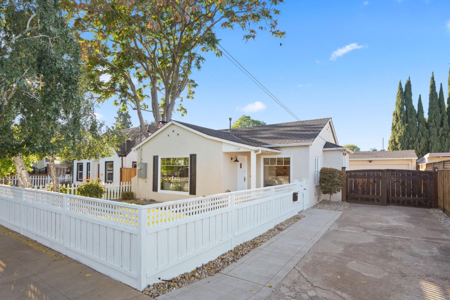 1105 Lincoln Court