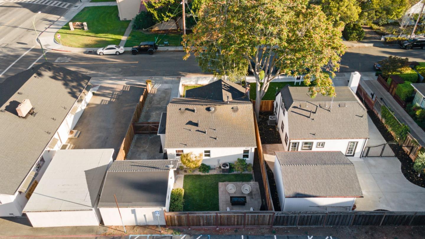 1105 Lincoln Court