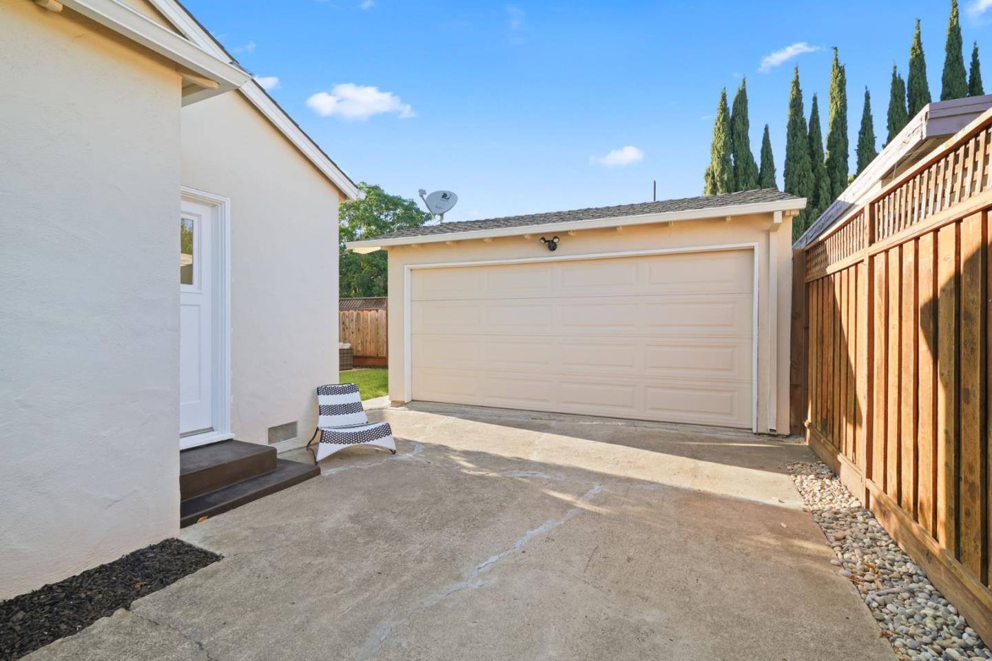 1105 Lincoln Court