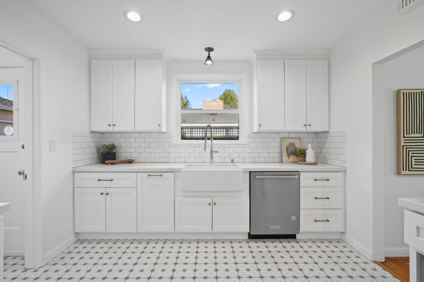 1105 Lincoln Court