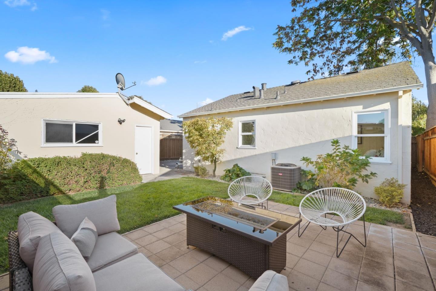 1105 Lincoln Court