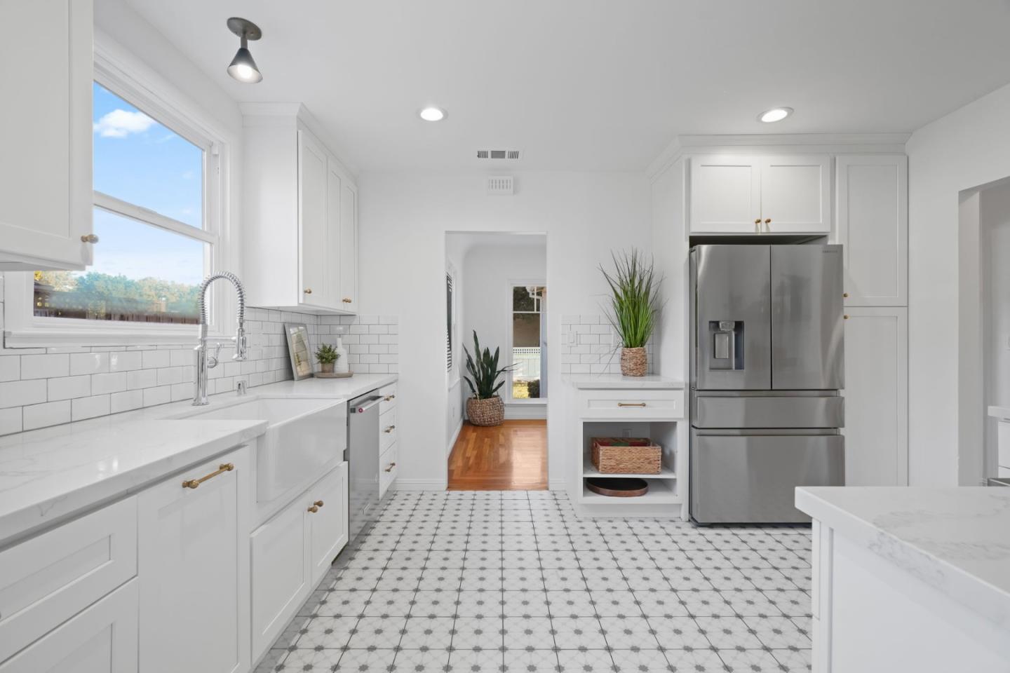 1105 Lincoln Court