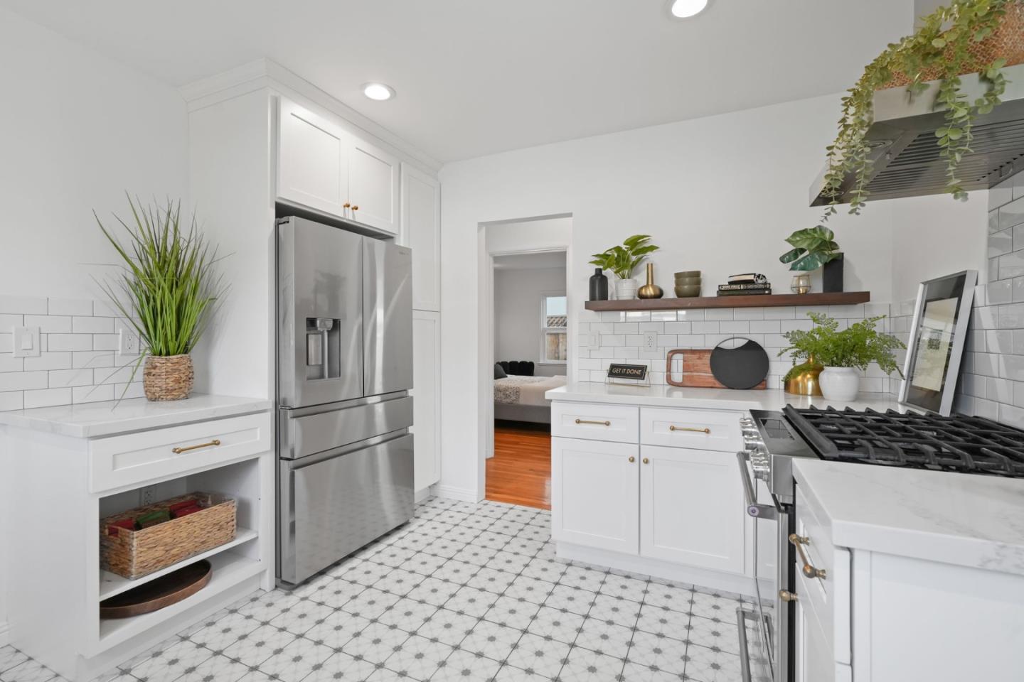 1105 Lincoln Court