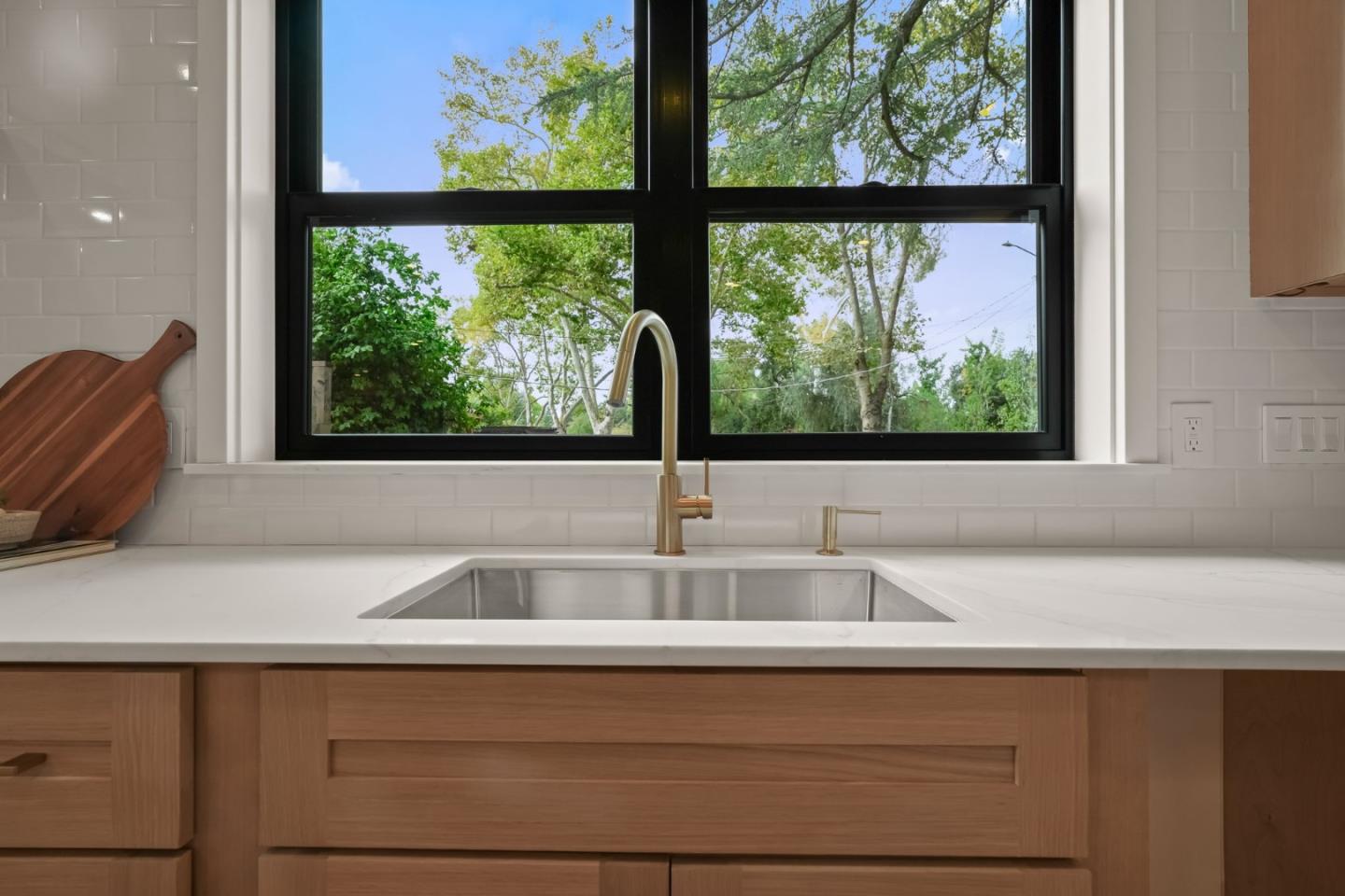 108 Glen Eyrie Avenue