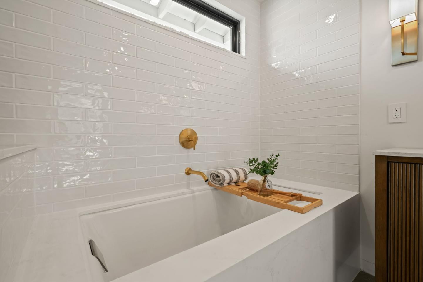 108 Glen Eyrie Avenue