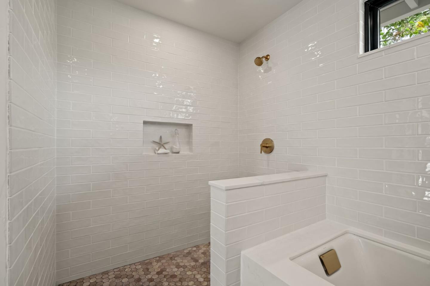 108 Glen Eyrie Avenue