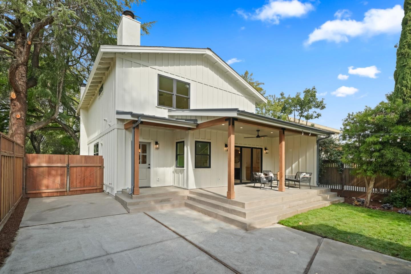 108 Glen Eyrie Avenue