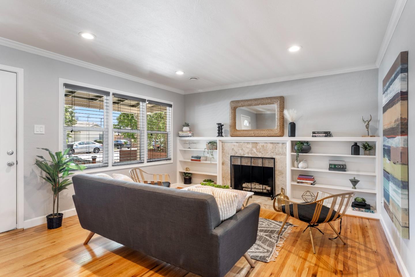 337 N Central AVE