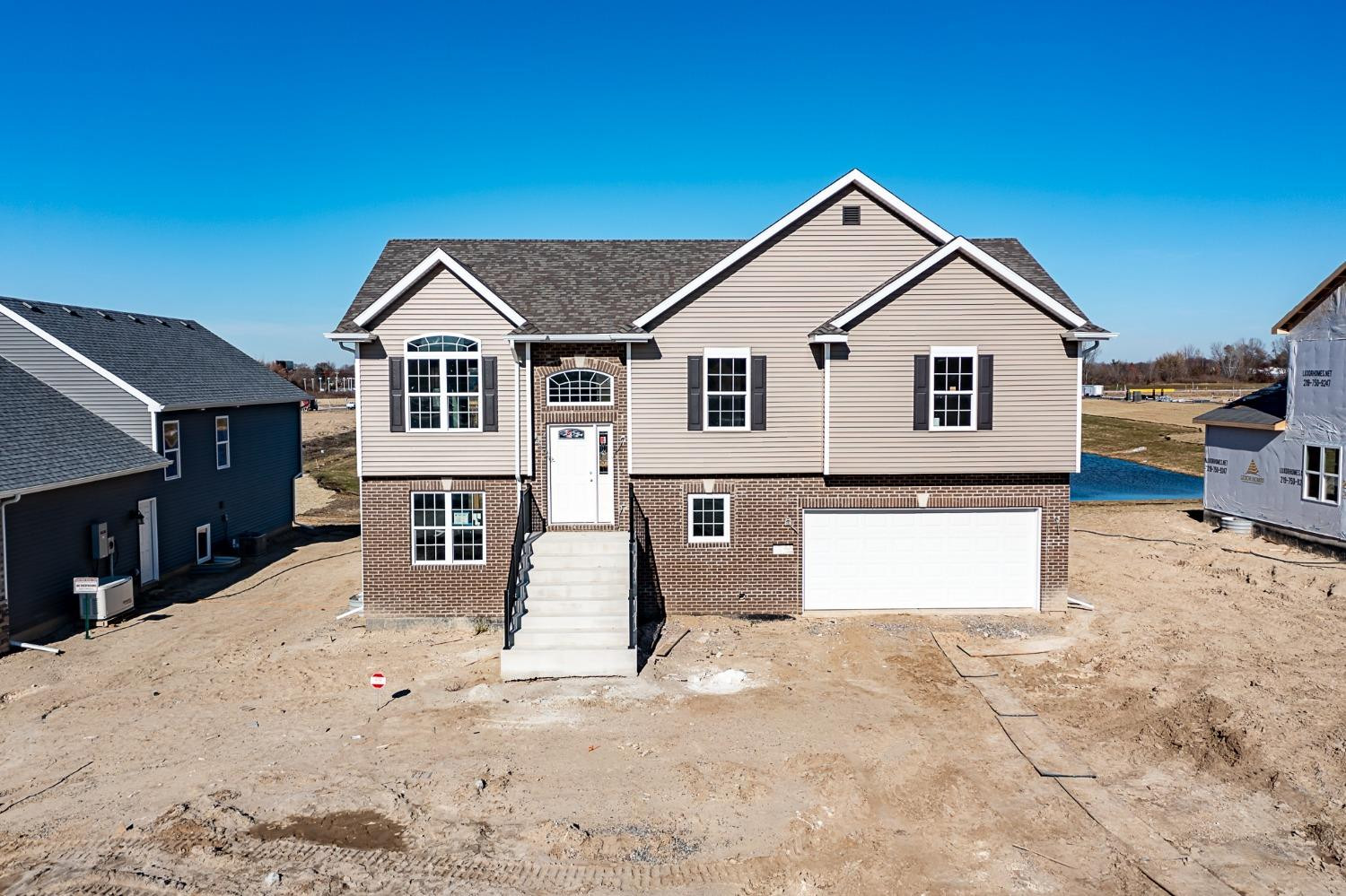 3040 W 84th Place N
