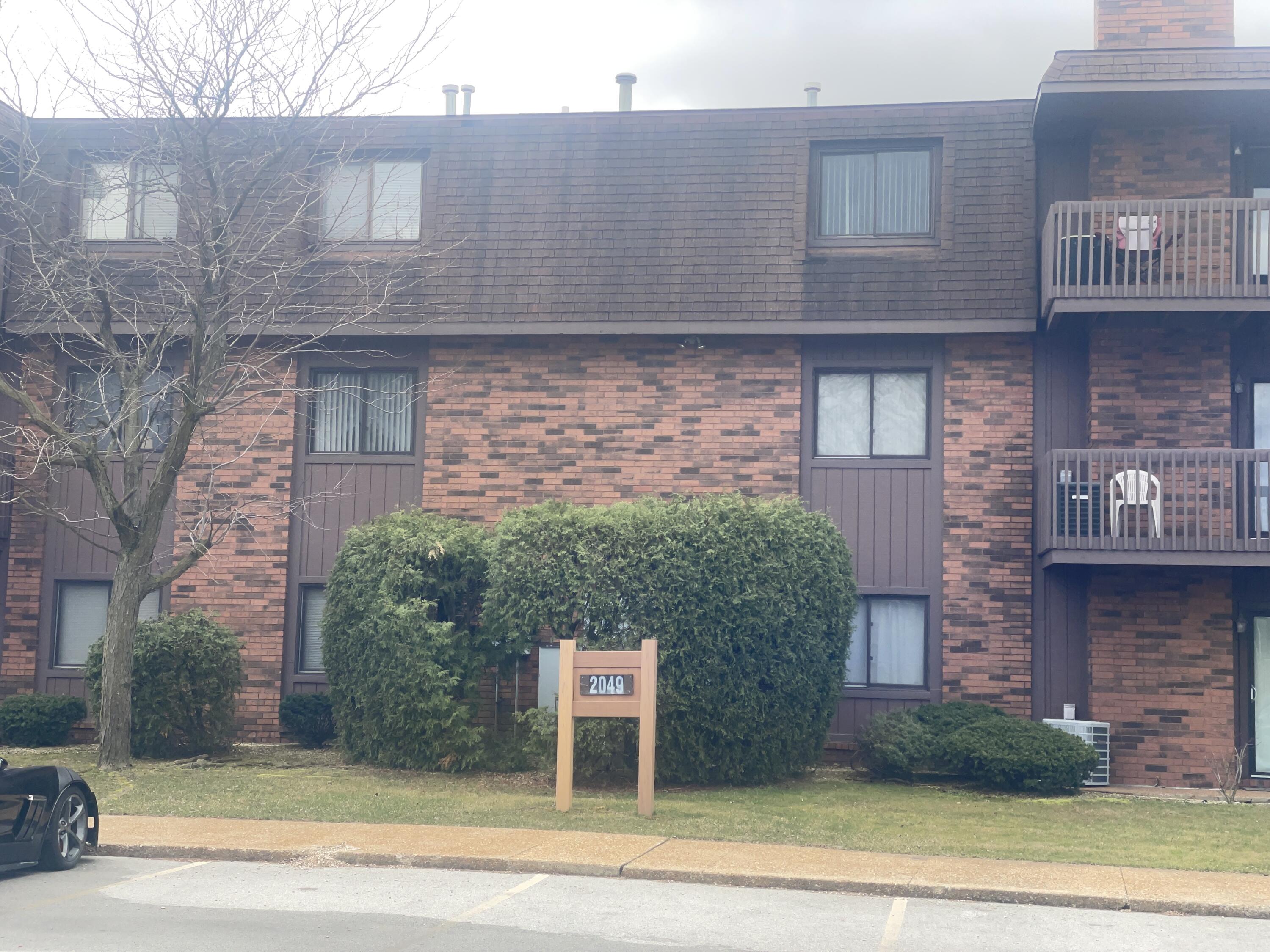 2049 45th Street Unit: 208
