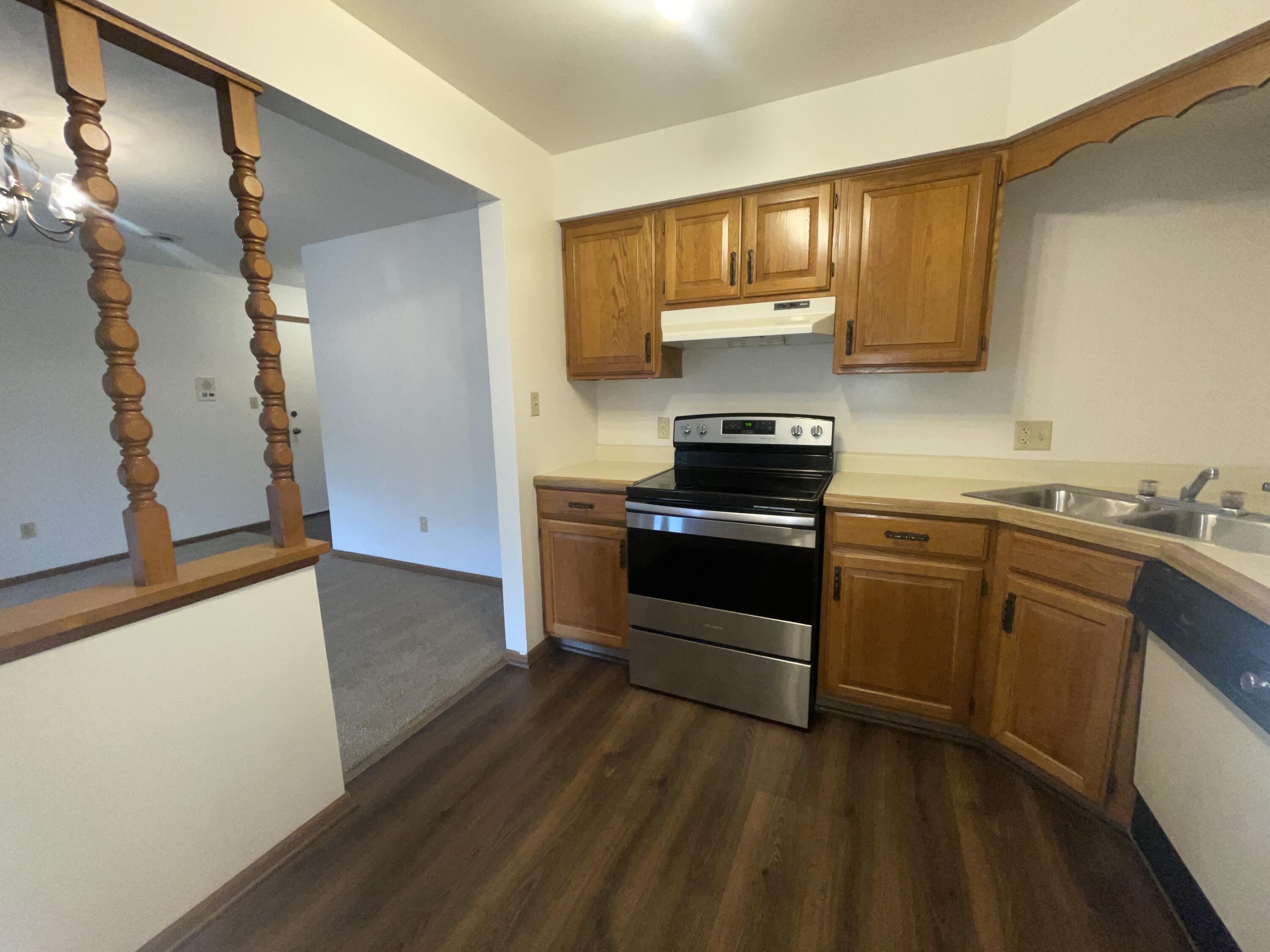 2049 45th Street Unit: 208
