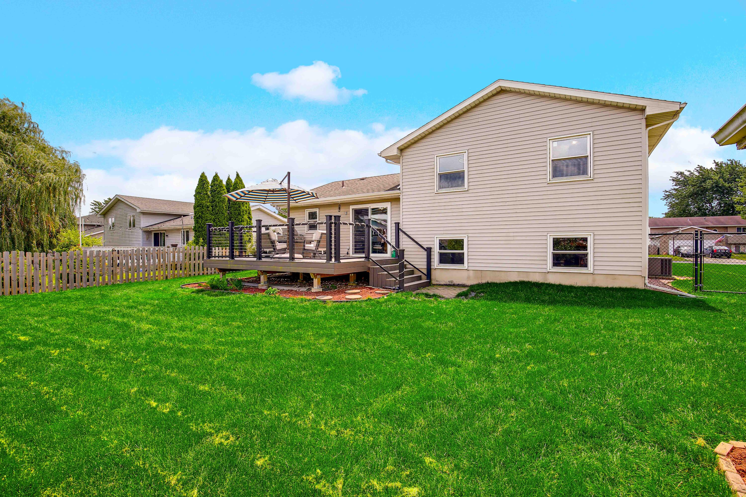 6912 W 86th Place