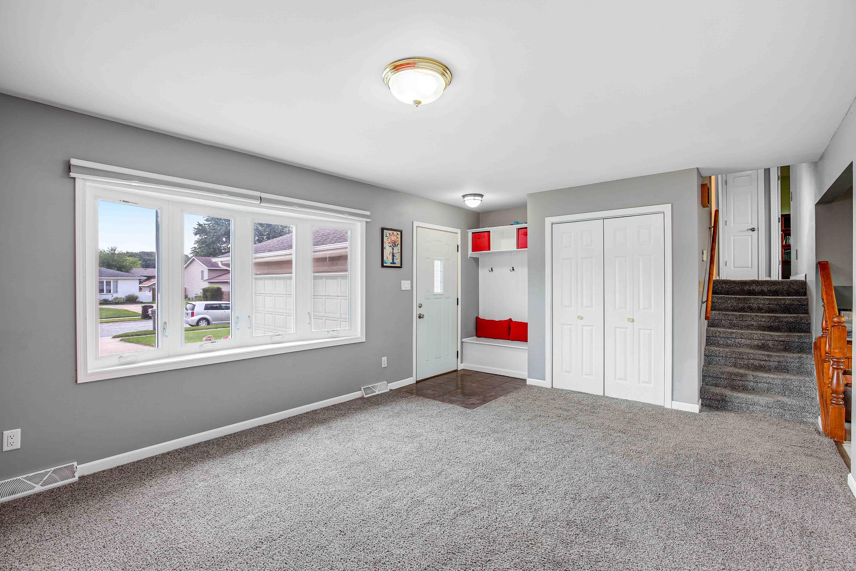 6912 W 86th Place