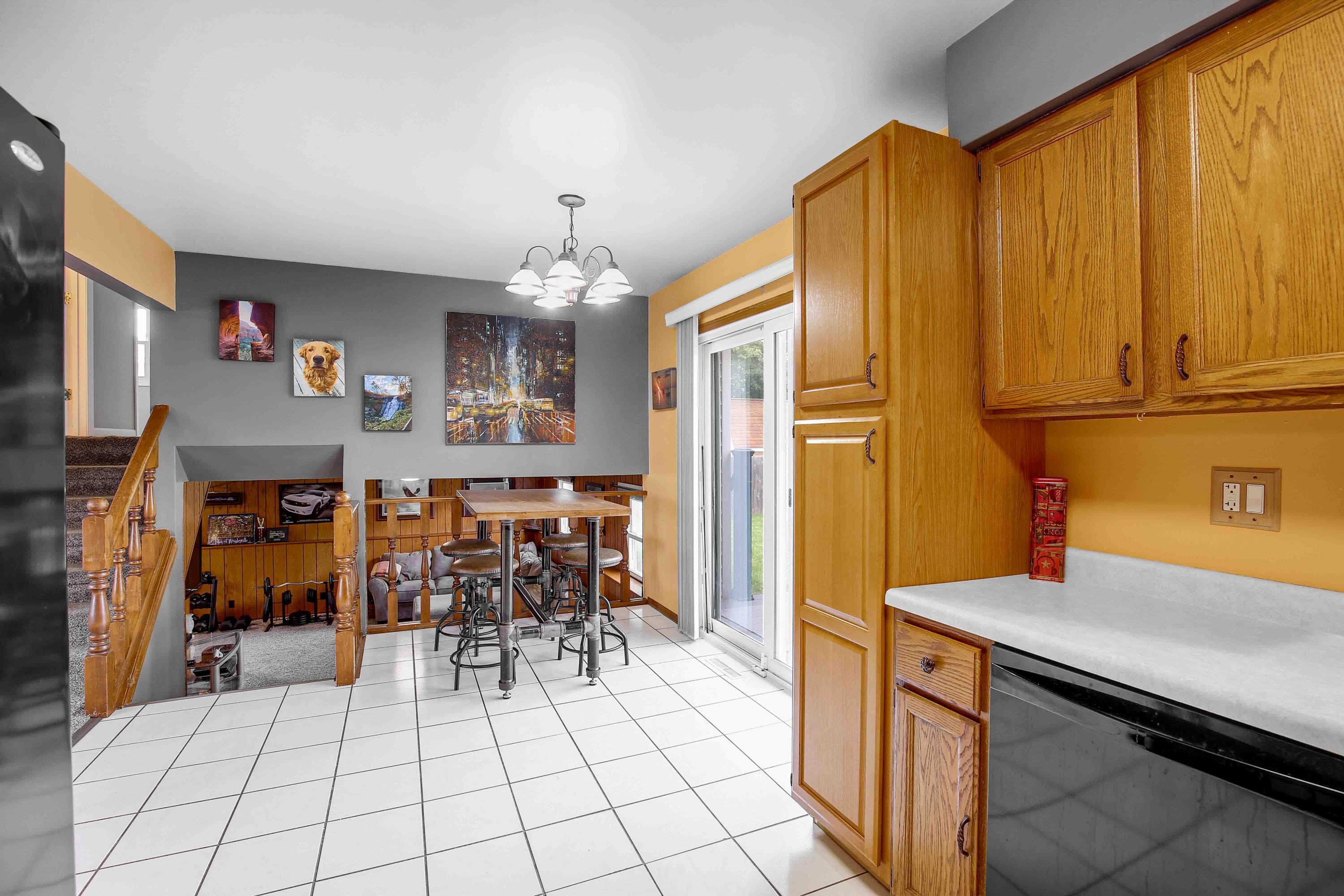 6912 W 86th Place