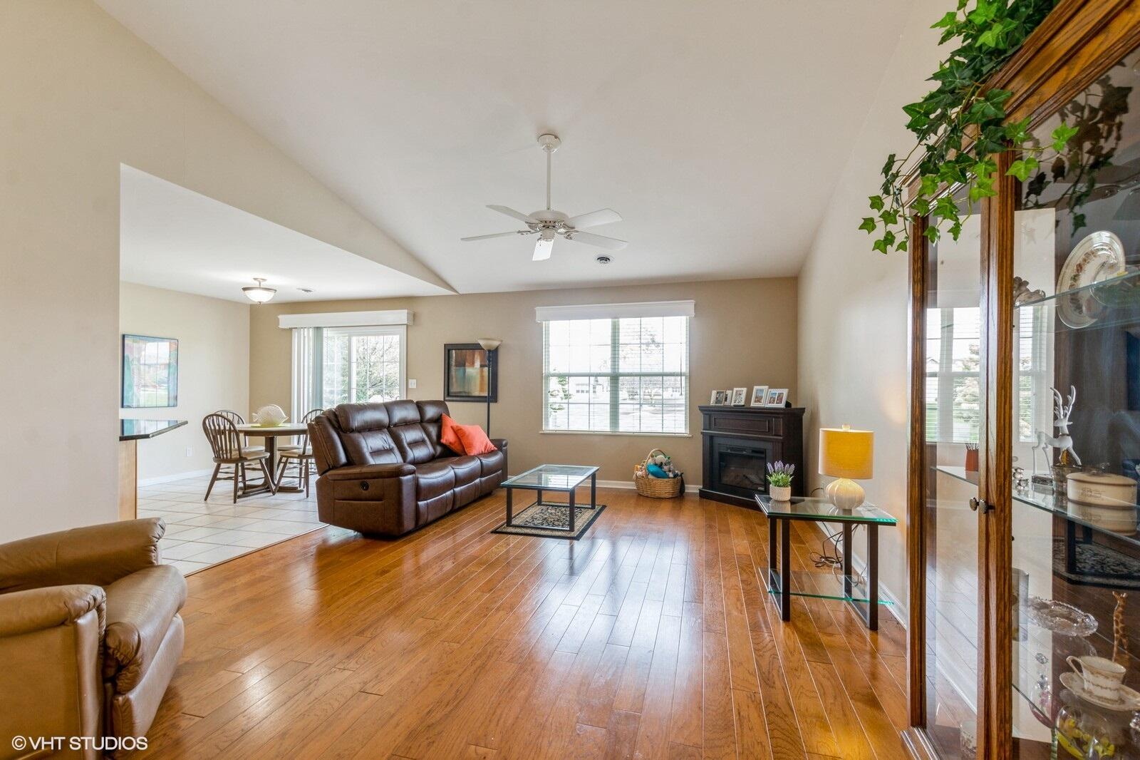 10102 Prairie Avenue