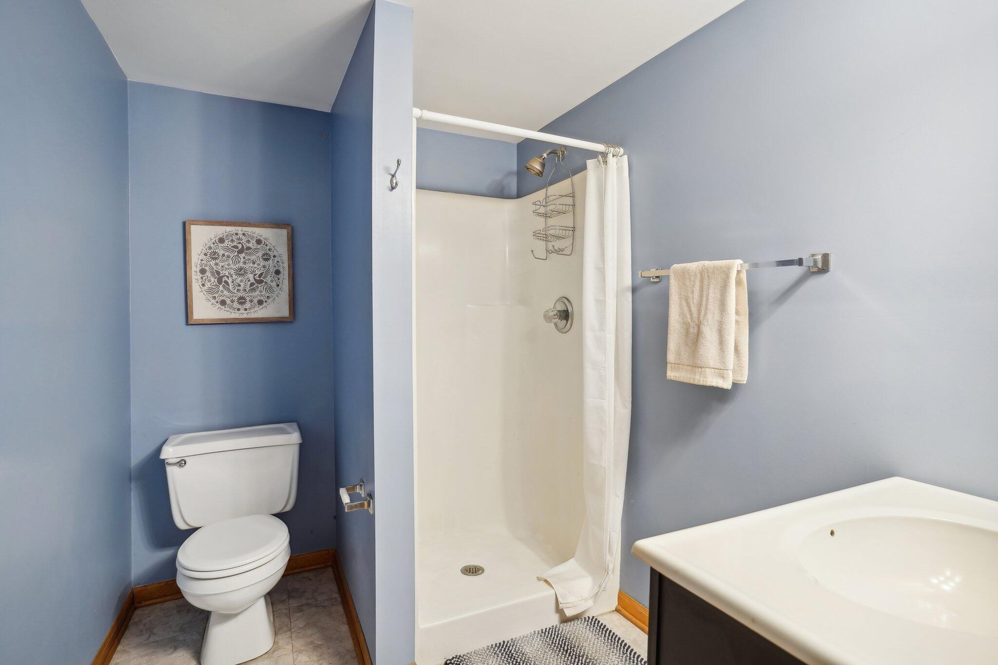 6888 W 86th Place