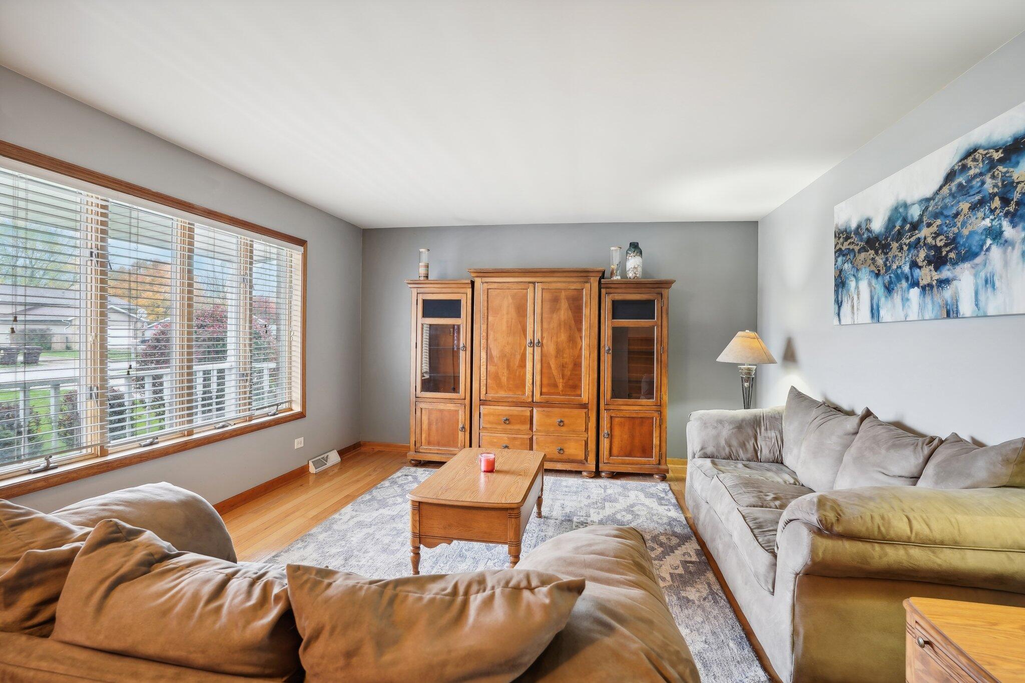 6888 W 86th Place