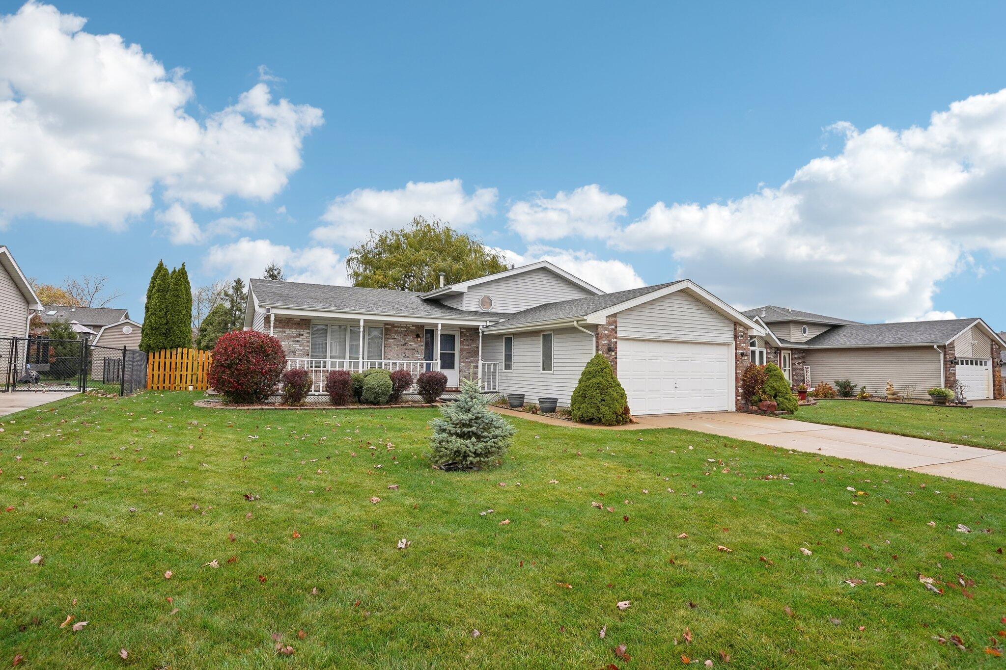 6888 W 86th Place