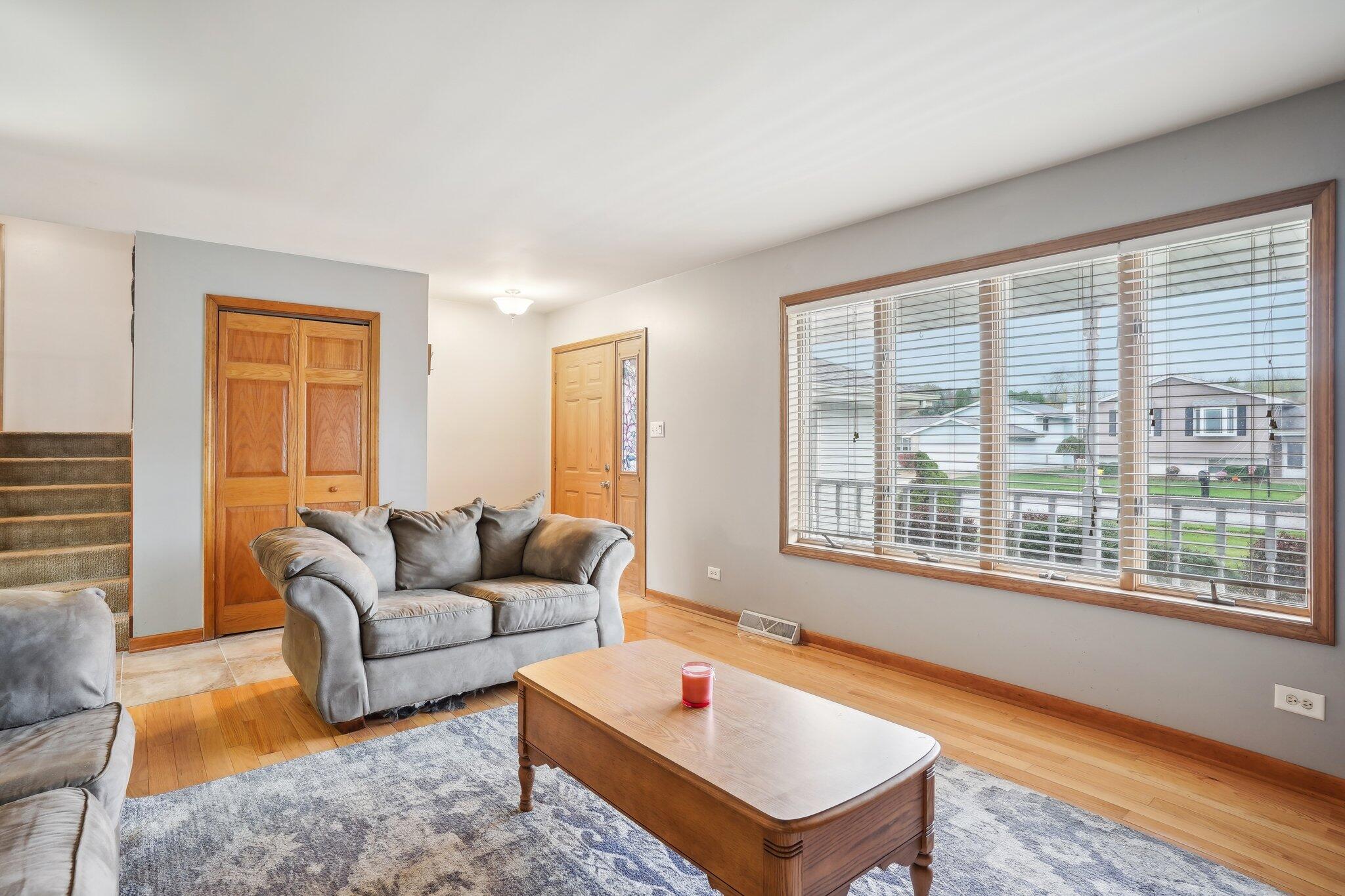 6888 W 86th Place