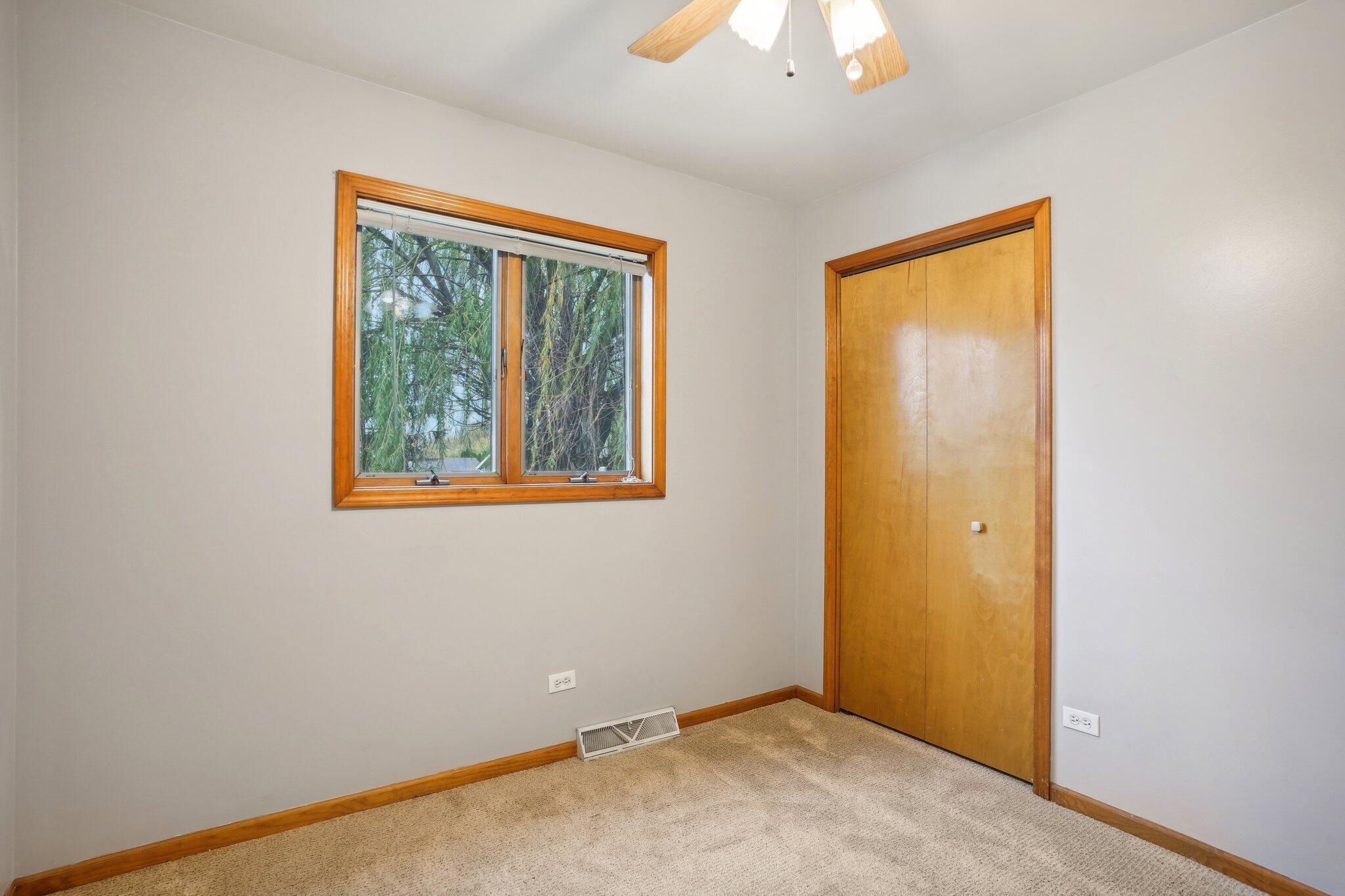 6888 W 86th Place