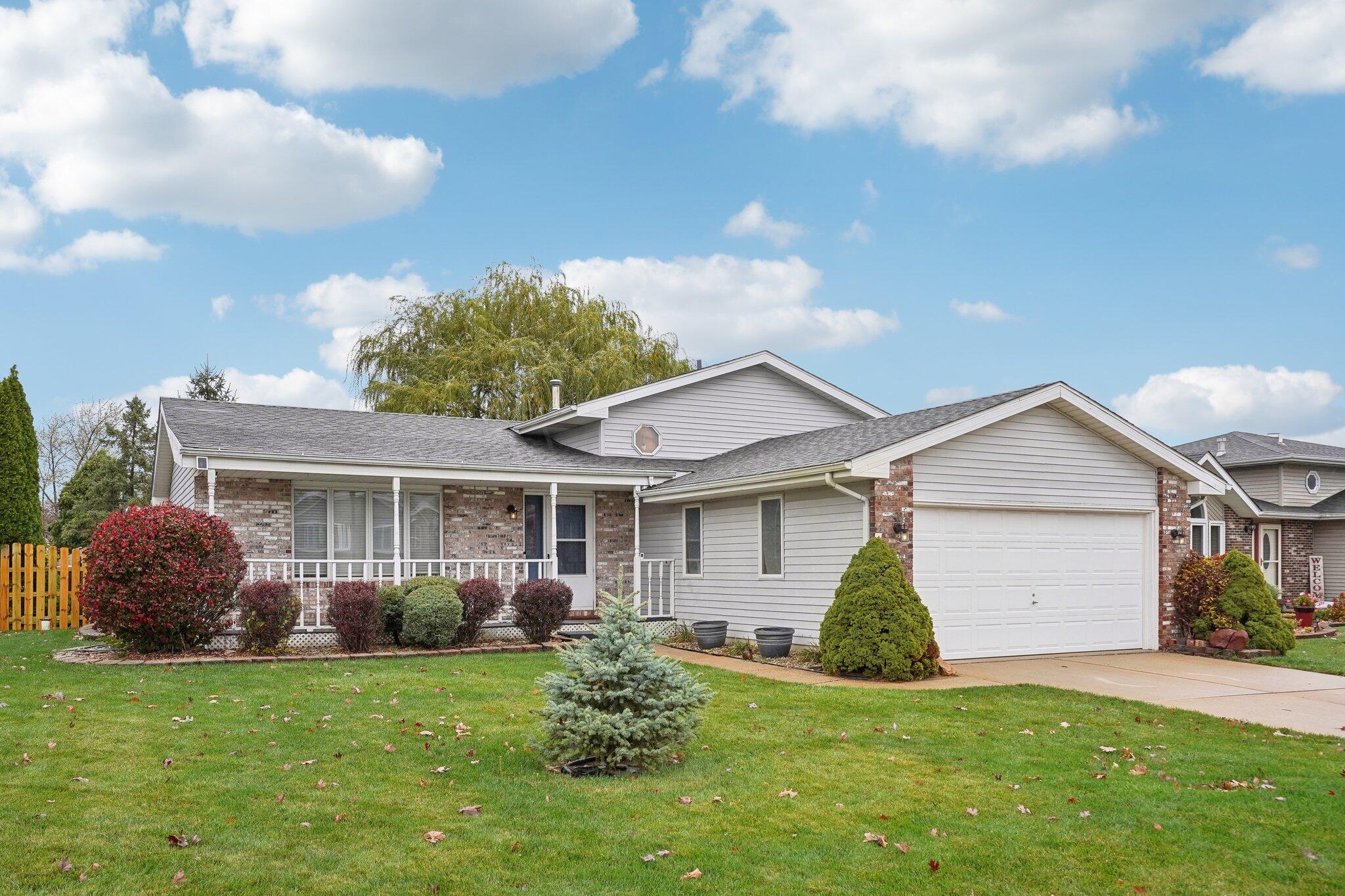 6888 W 86th Place