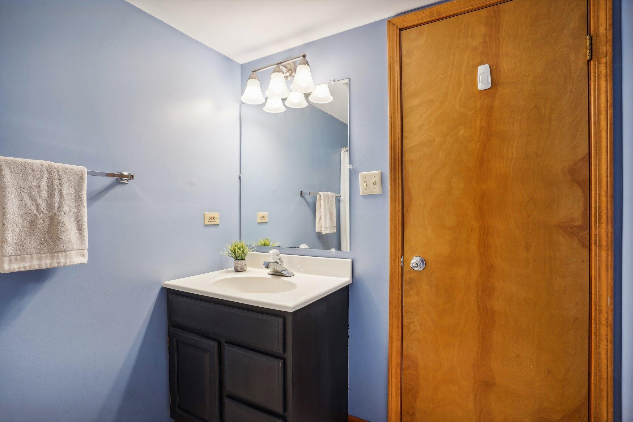 6888 W 86th Place