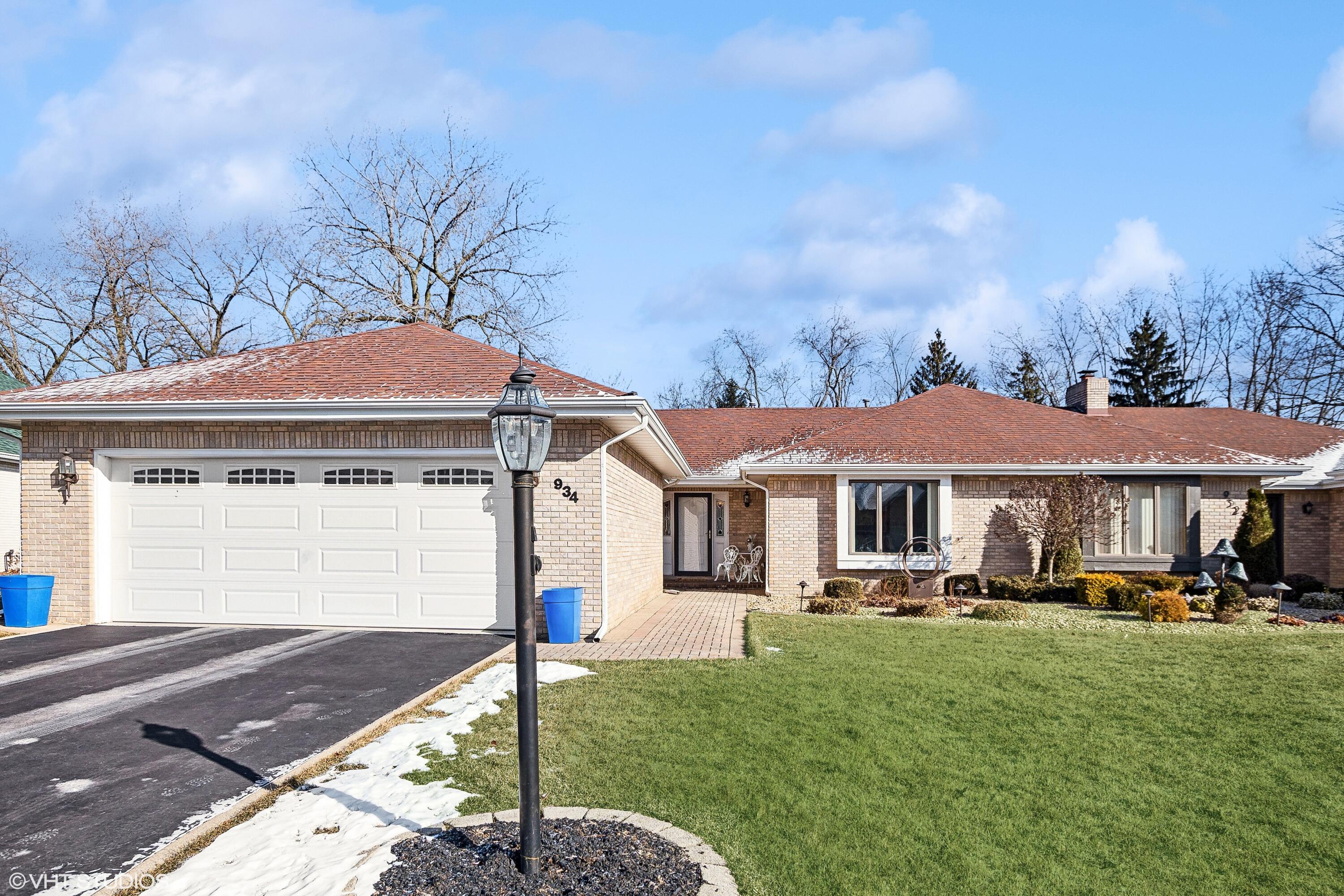 934 Troon Court
