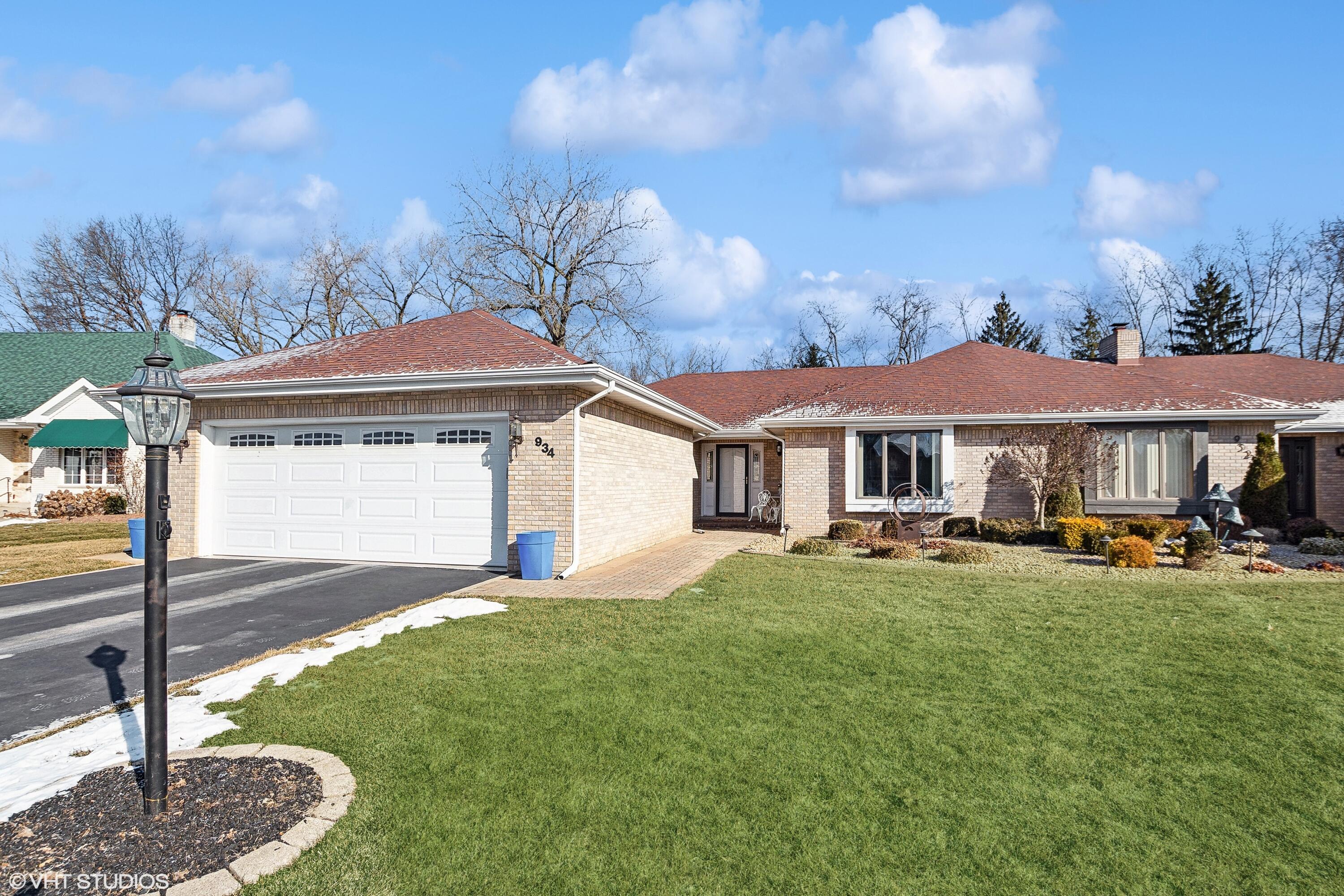 934 Troon Court