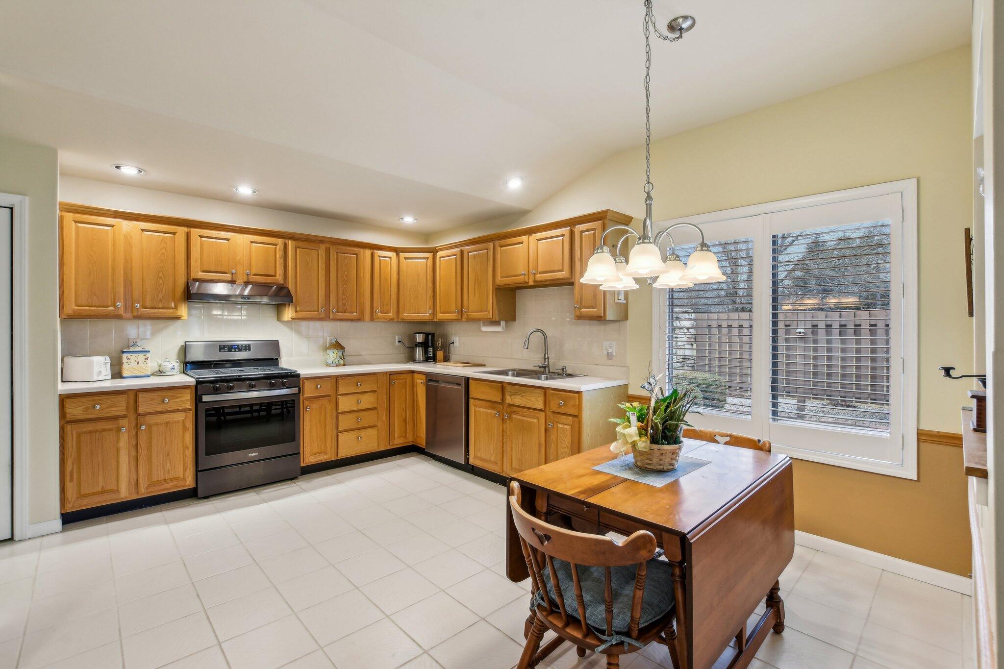 924 Cornwallis Lane