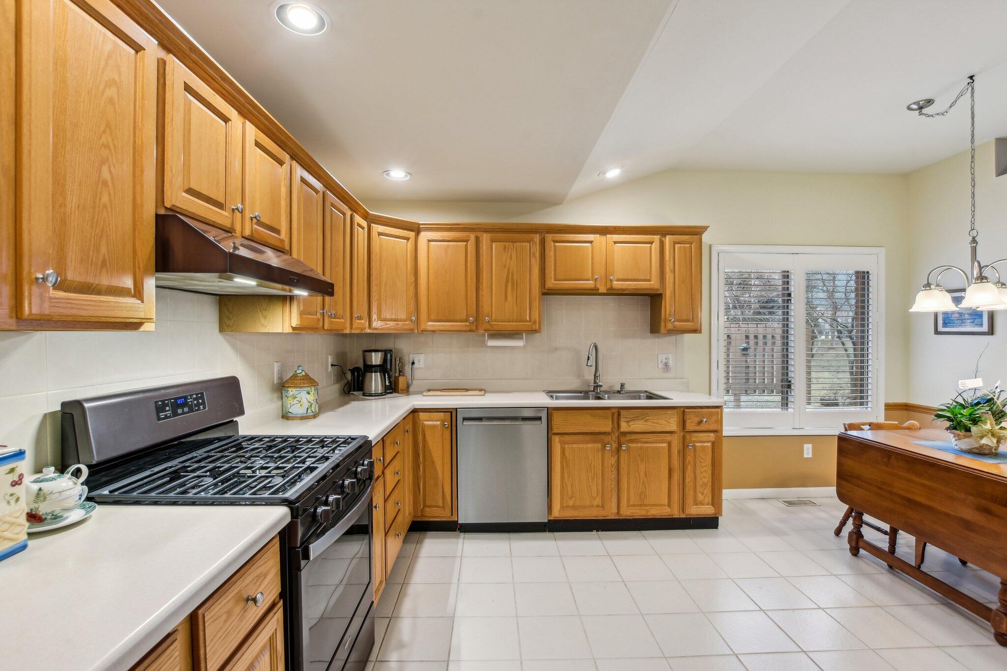 924 Cornwallis Lane