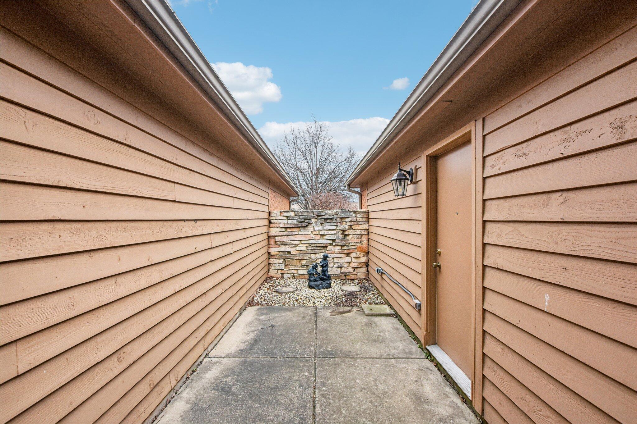 924 Cornwallis Lane