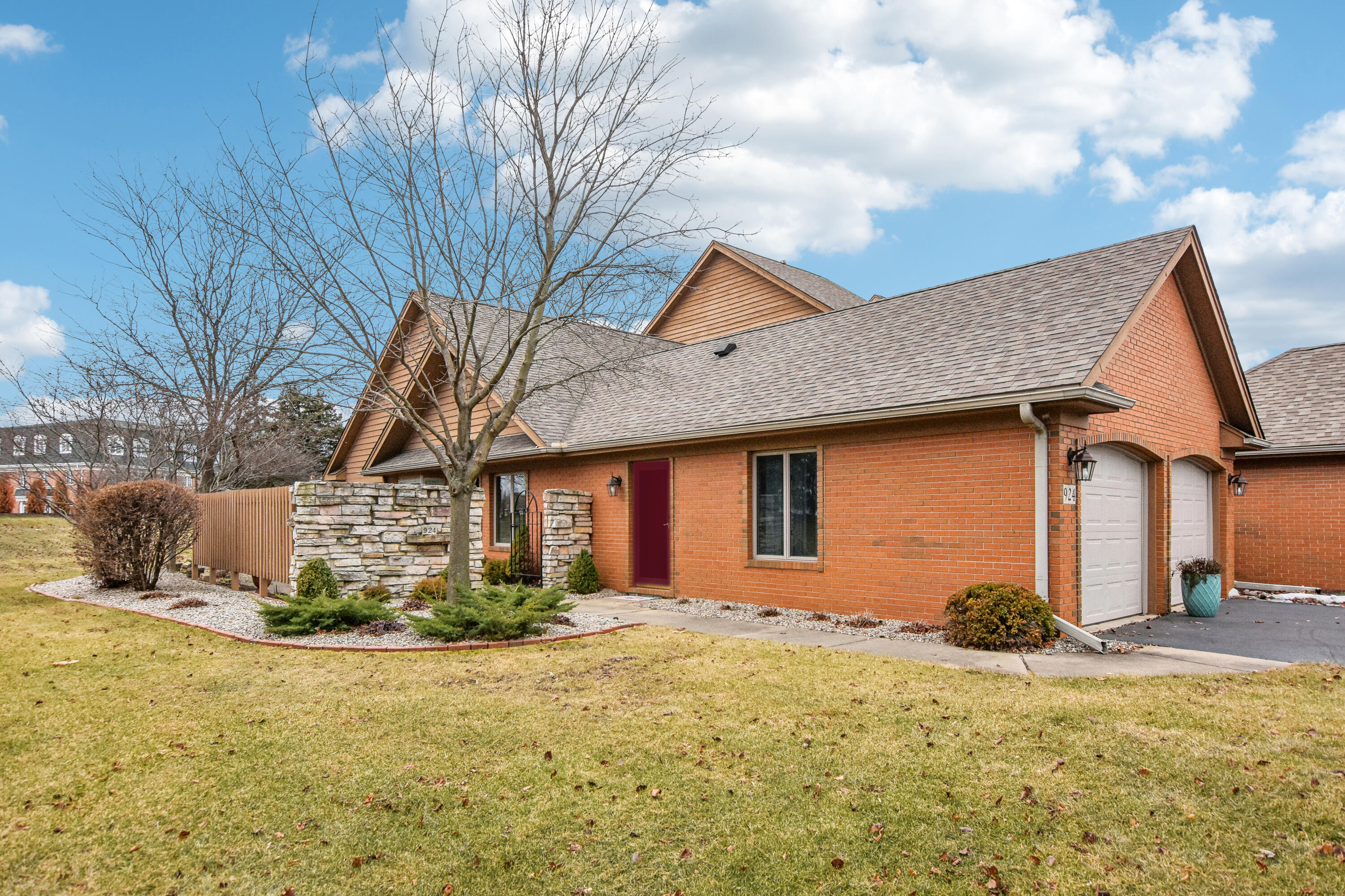 924 Cornwallis Lane