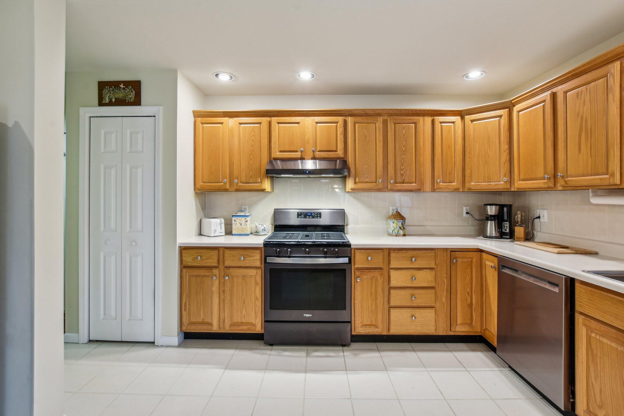 924 Cornwallis Lane