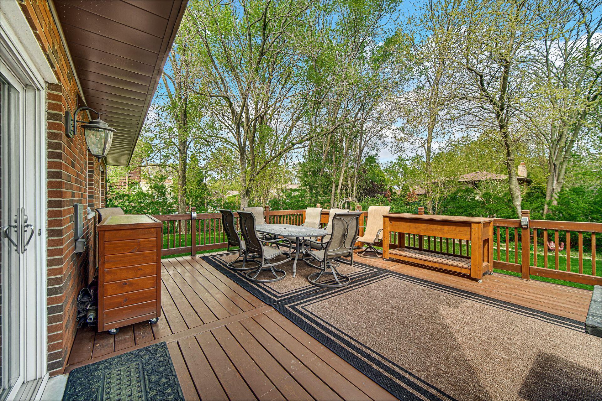 9129 Southwood Drive