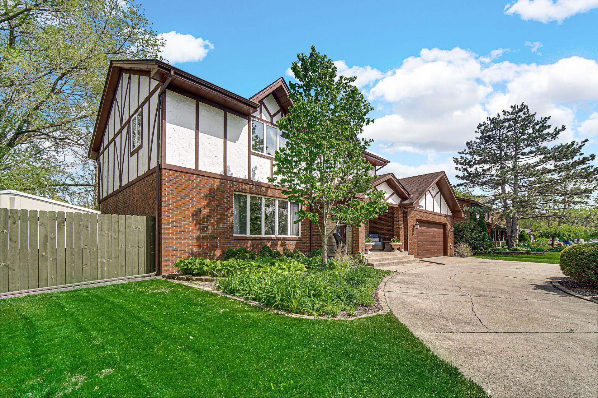 9129 Southwood Drive