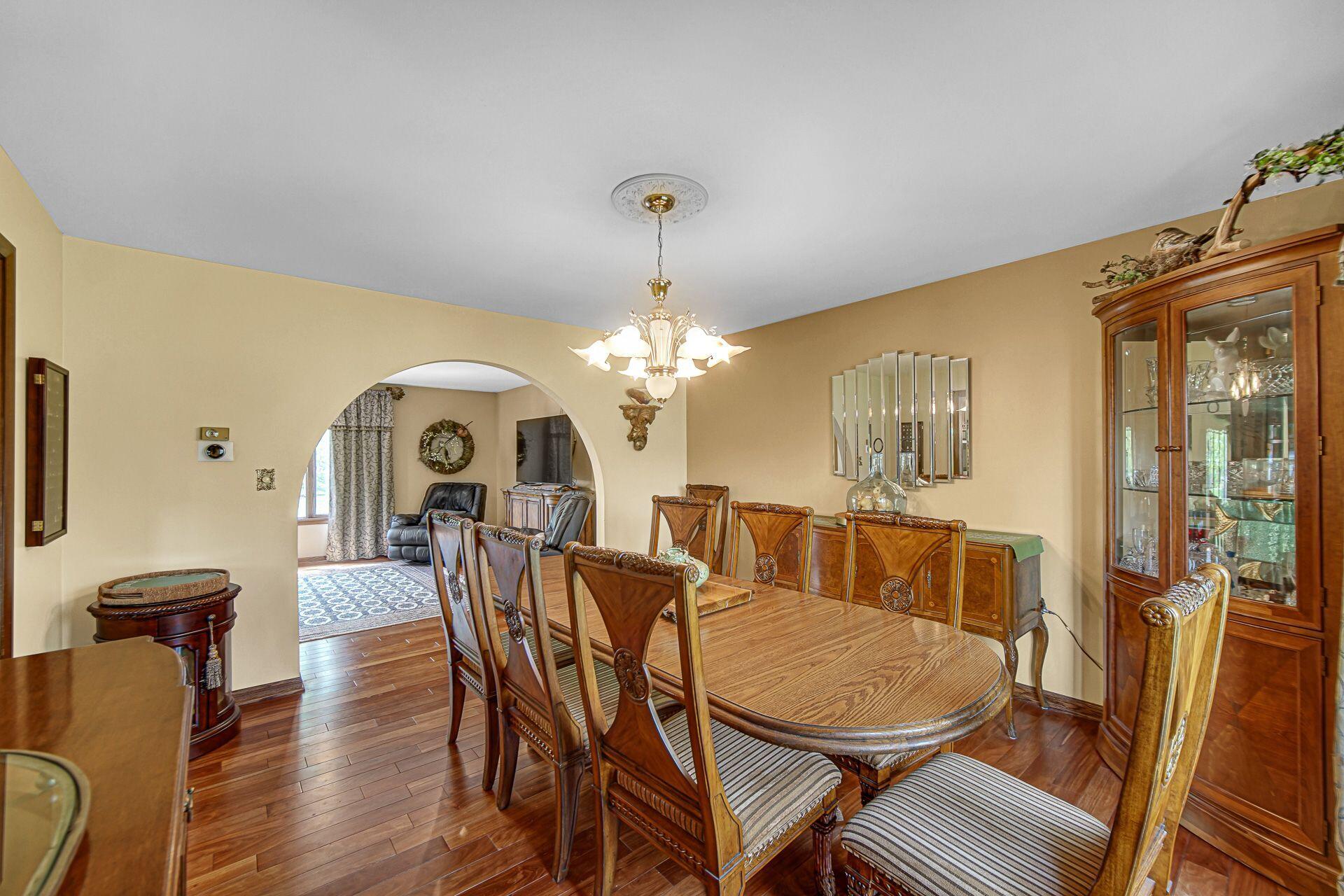 9129 Southwood Drive
