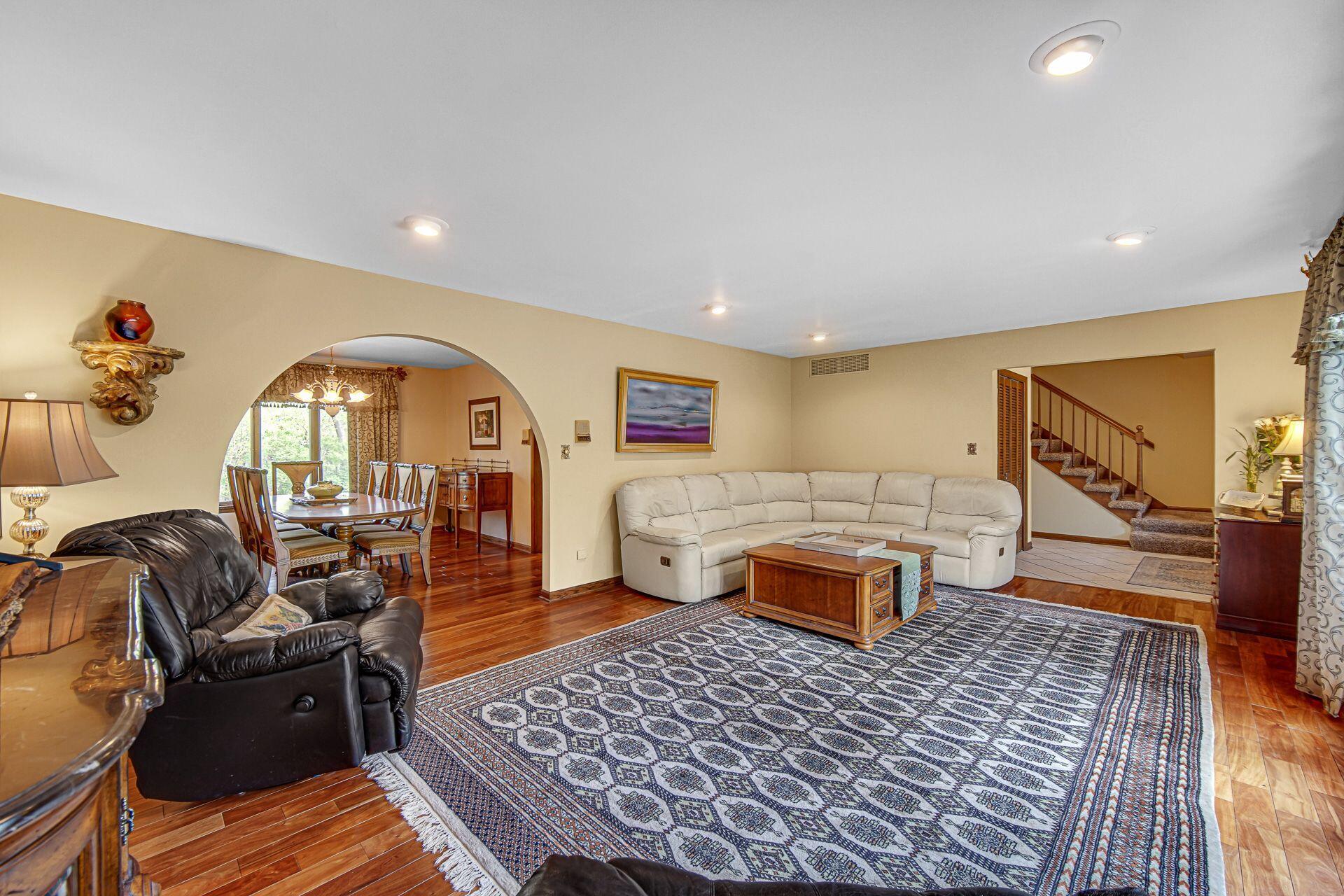 9129 Southwood Drive
