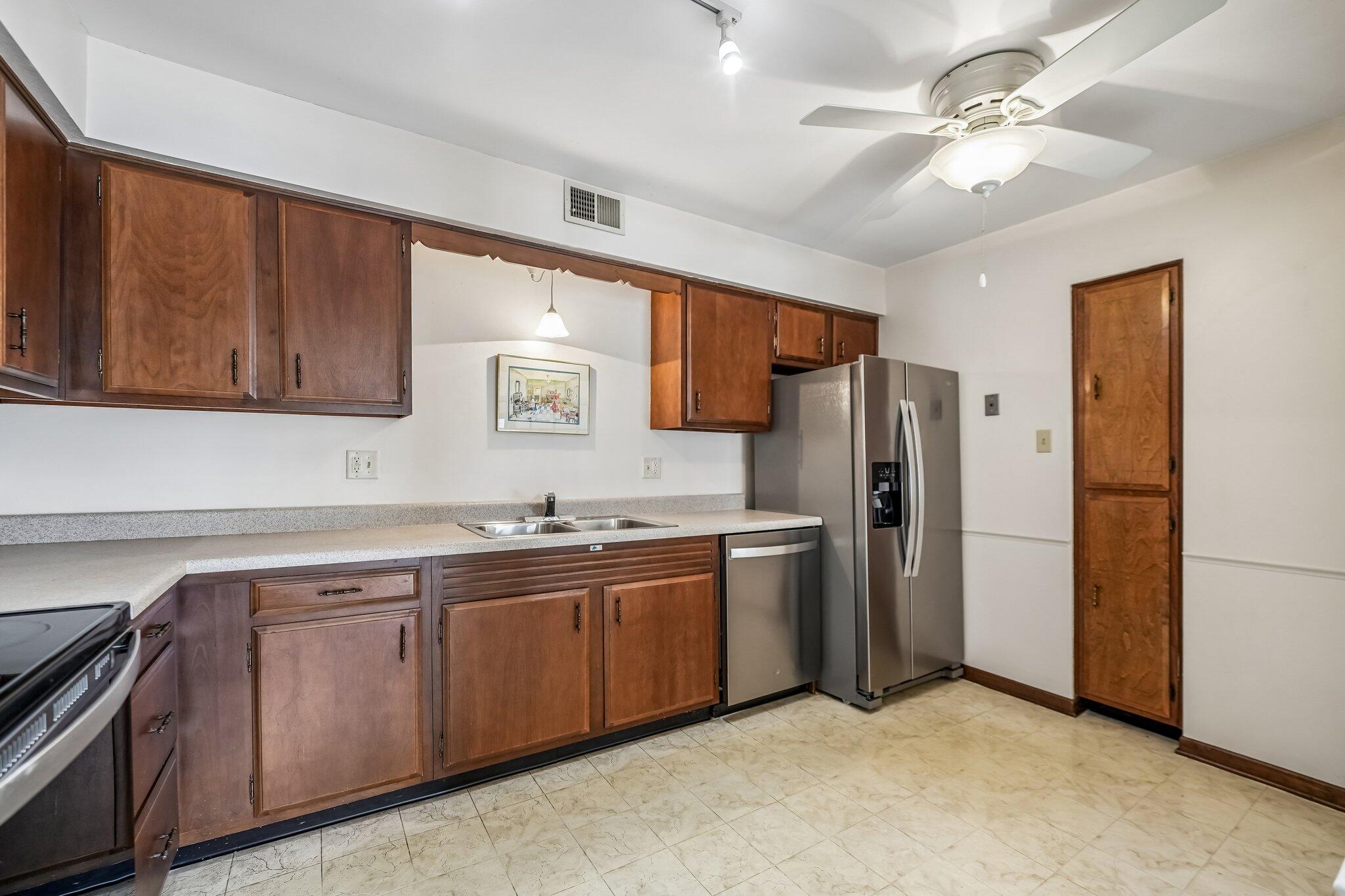 1710 Camellia Dr Unit: D1