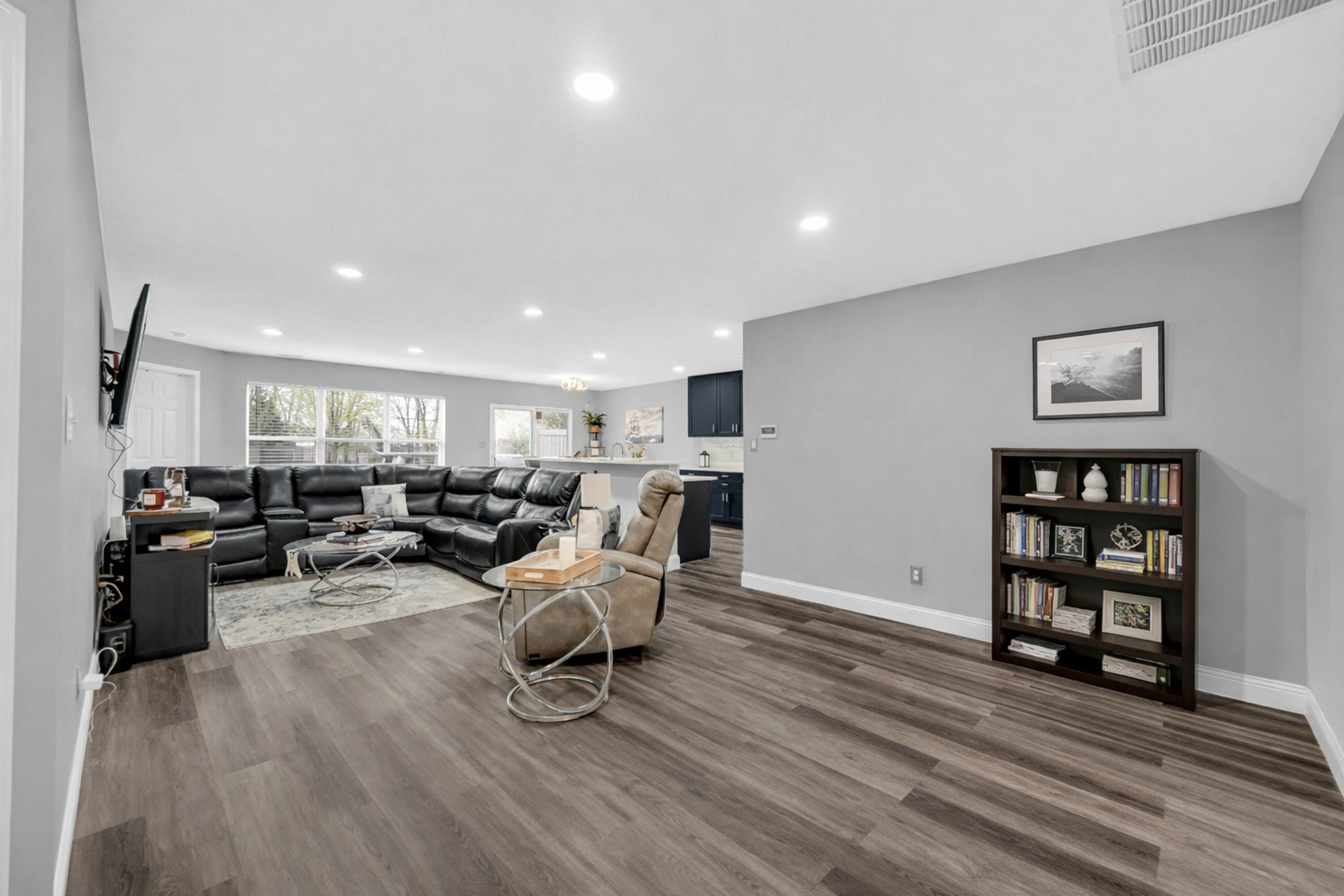 832 Flagstone Drive