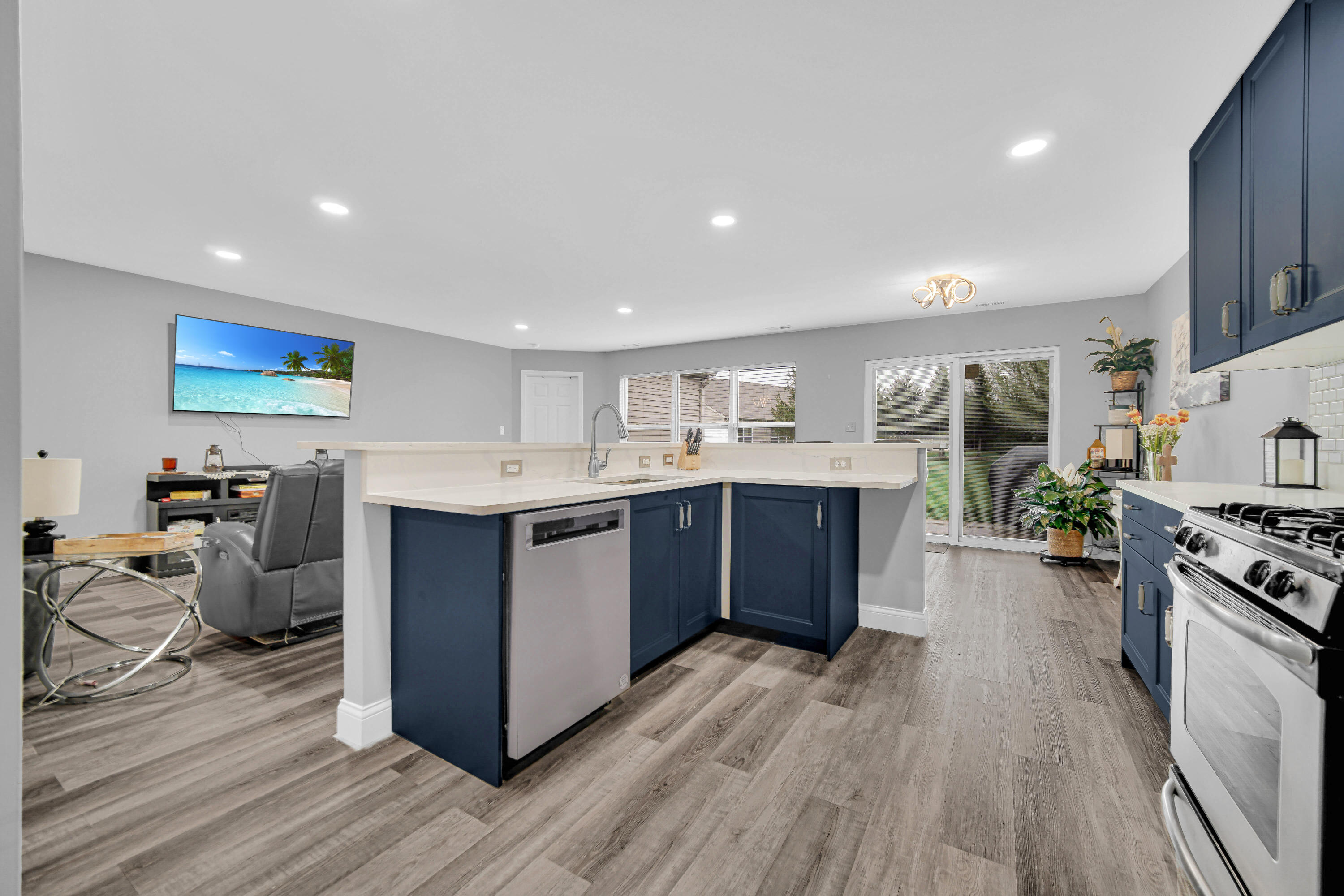 832 Flagstone Drive