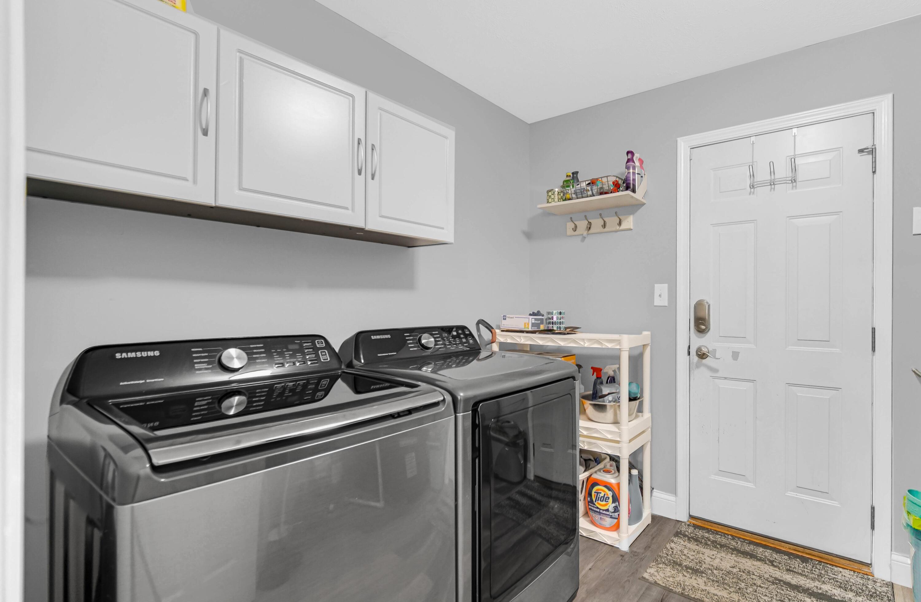832 Flagstone Drive
