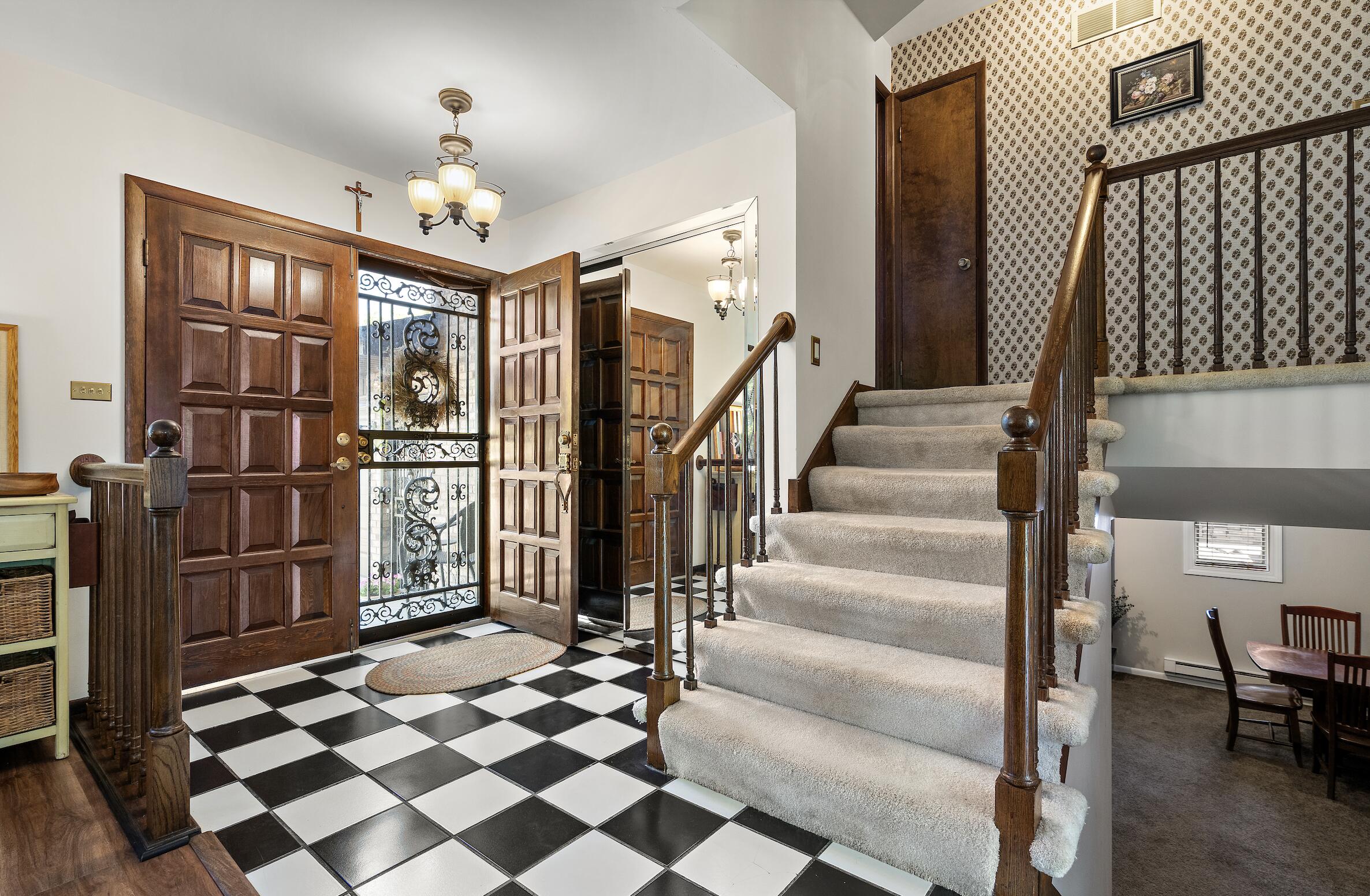 1148 Tamarack Place
