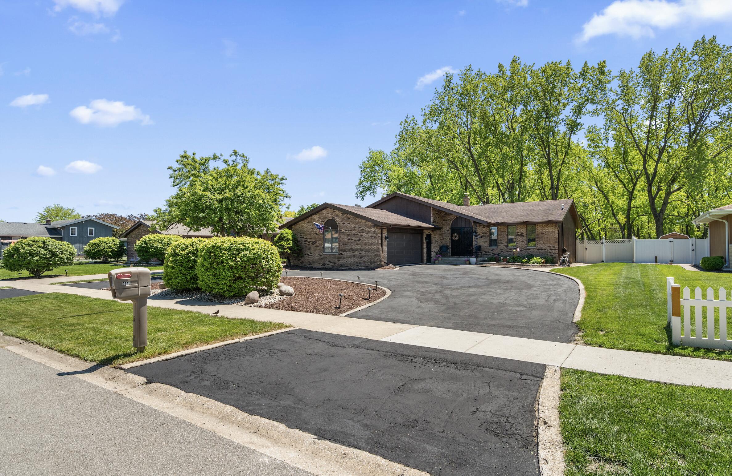 1148 Tamarack Place