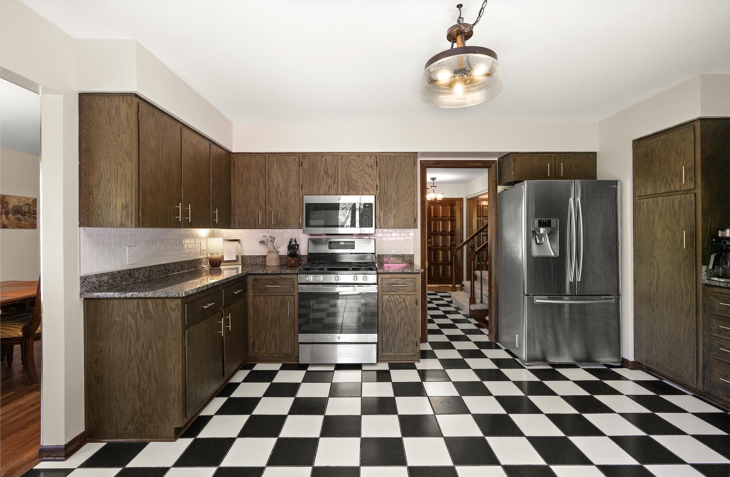 1148 Tamarack Place