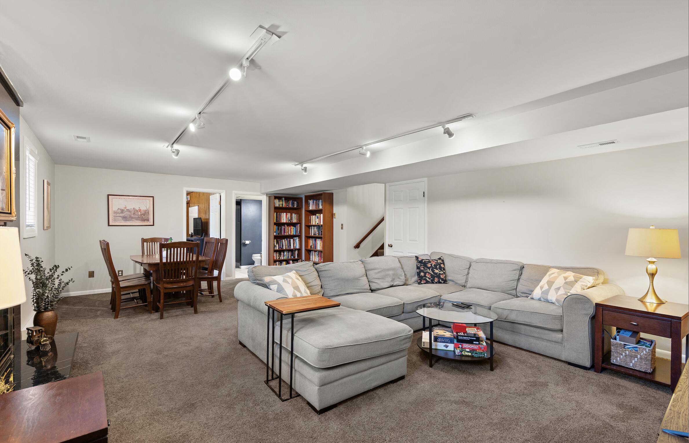1148 Tamarack Place