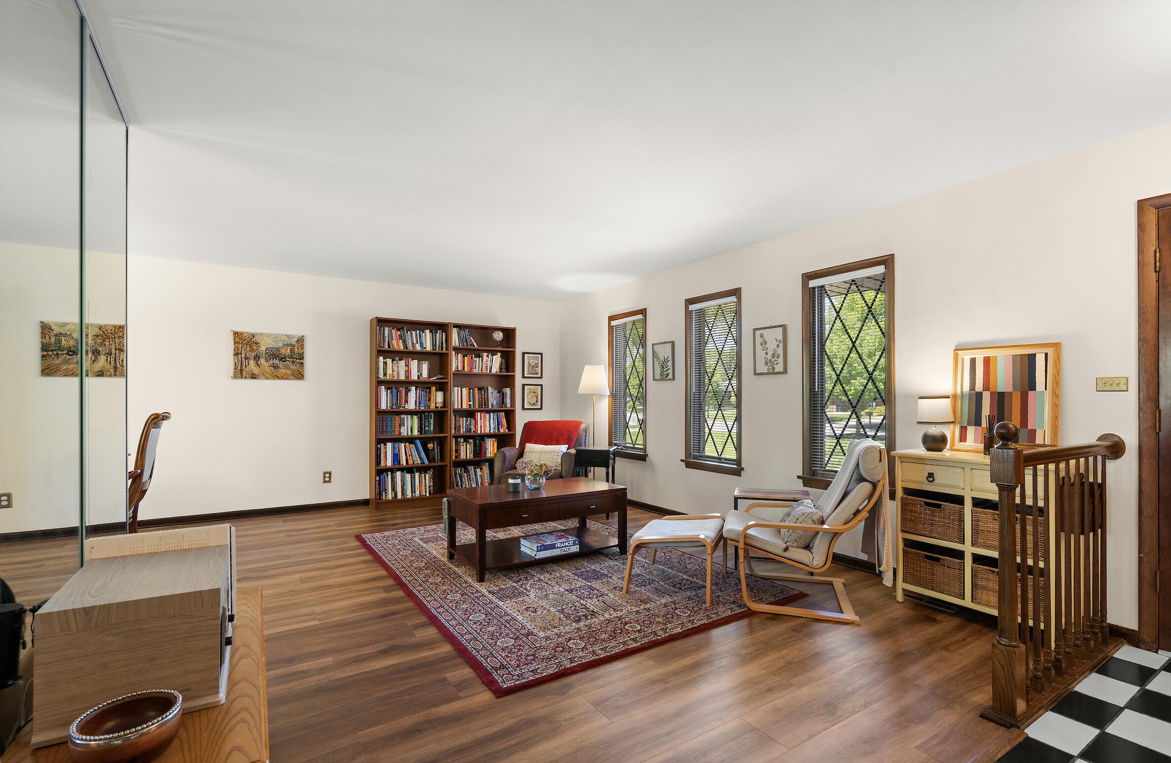 1148 Tamarack Place