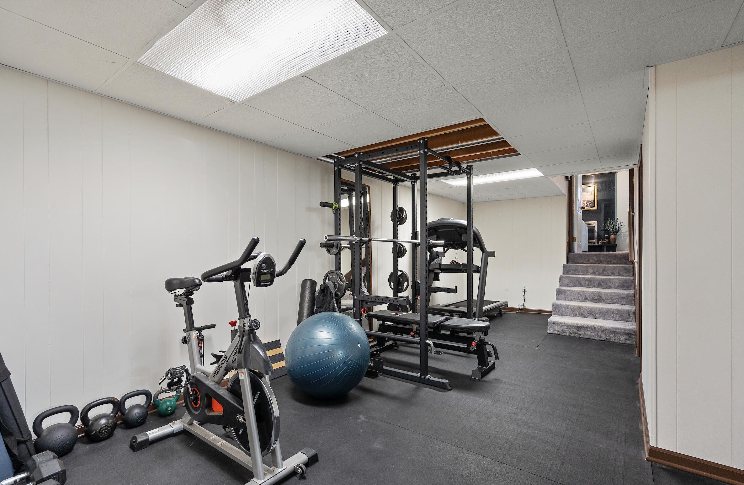 1148 Tamarack Place