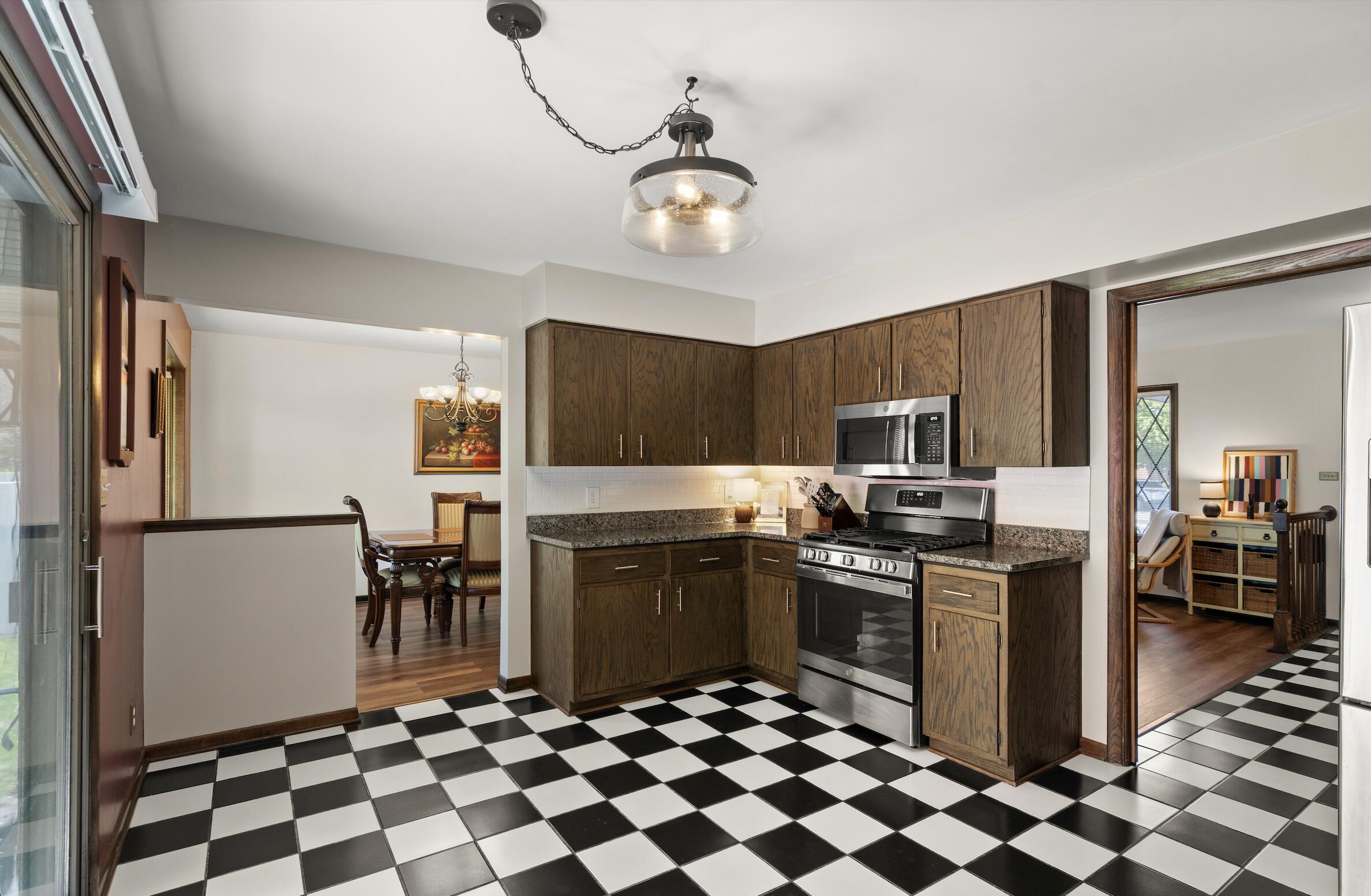 1148 Tamarack Place