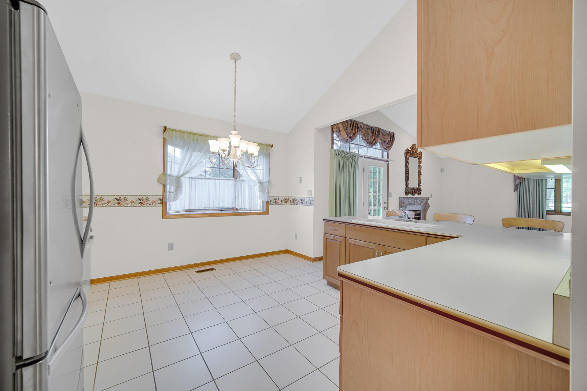 1521 Tamarack Drive