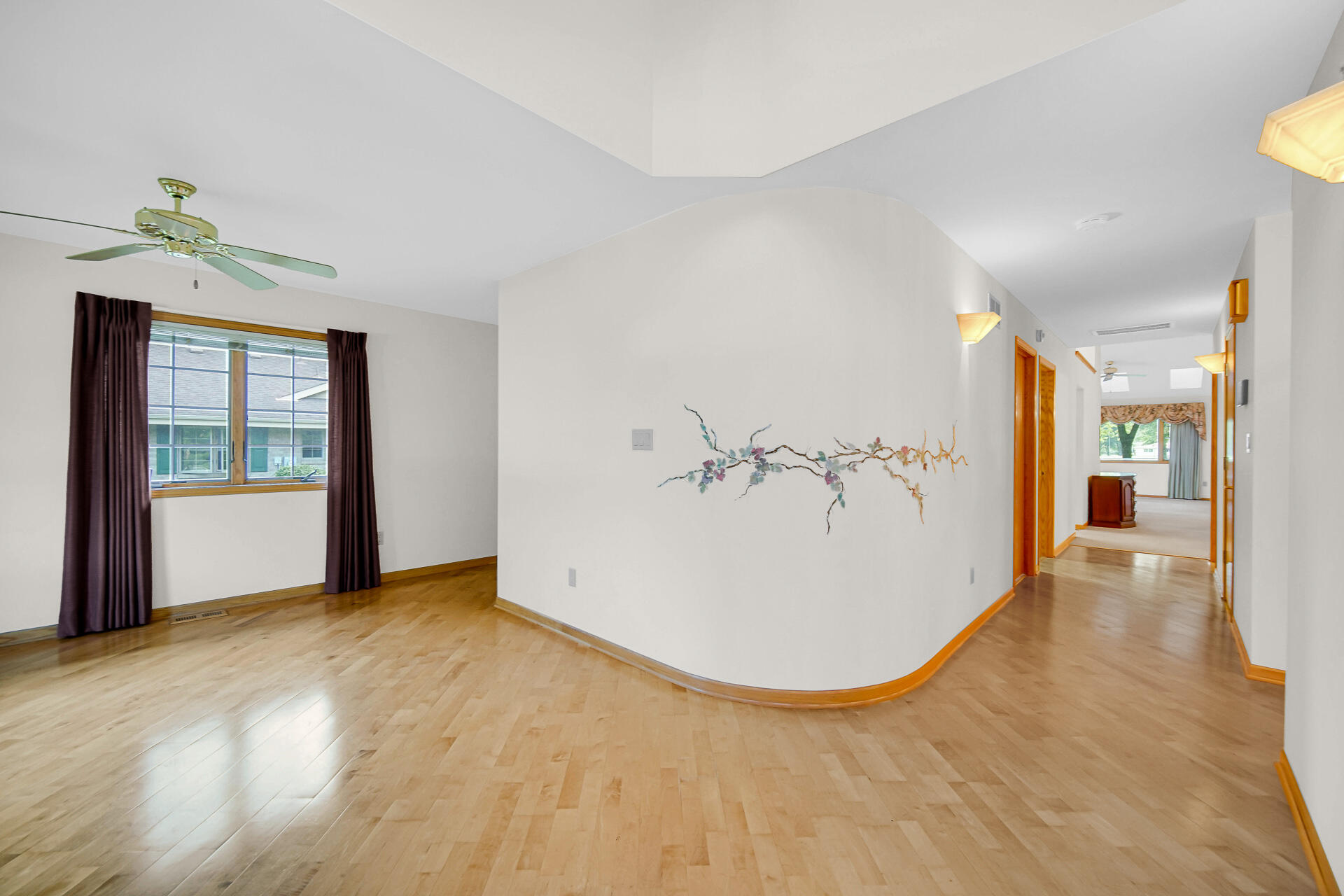 1521 Tamarack Drive